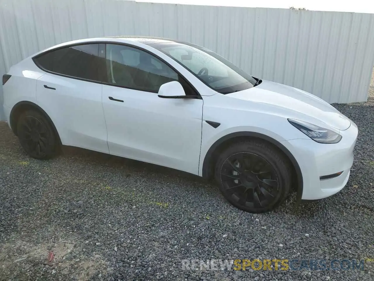 4 fotografías del automóvil dañado 7SAYGDEE4NF385634 TESLA MODEL Y 2022