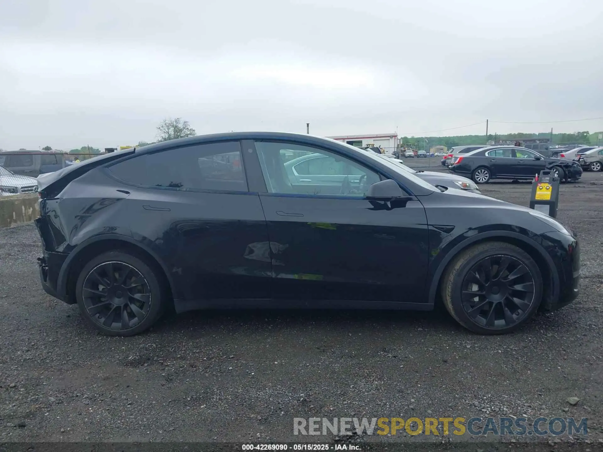 13 fotografías del automóvil dañado 7SAYGDEE4NF436212 TESLA MODEL Y 2022