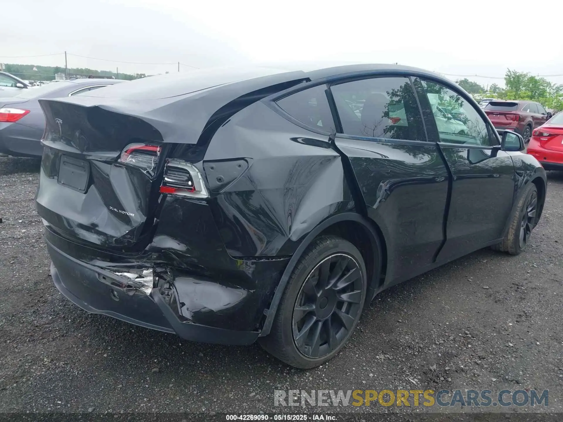 4 fotografías del automóvil dañado 7SAYGDEE4NF436212 TESLA MODEL Y 2022