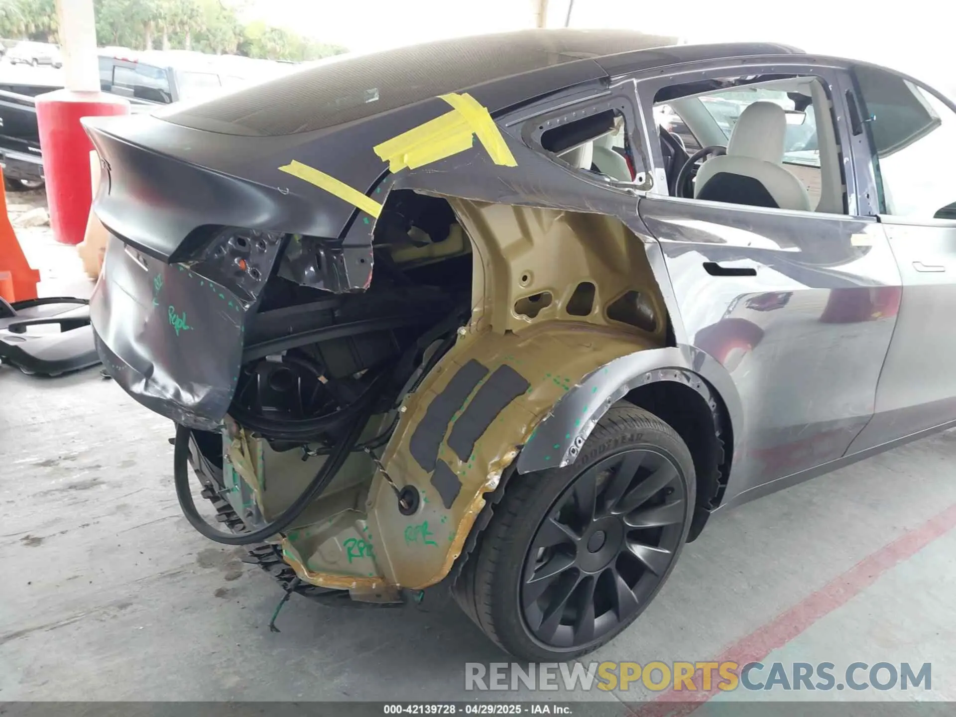 6 fotografías del automóvil dañado 7SAYGDEE4NF450434 TESLA MODEL Y 2022