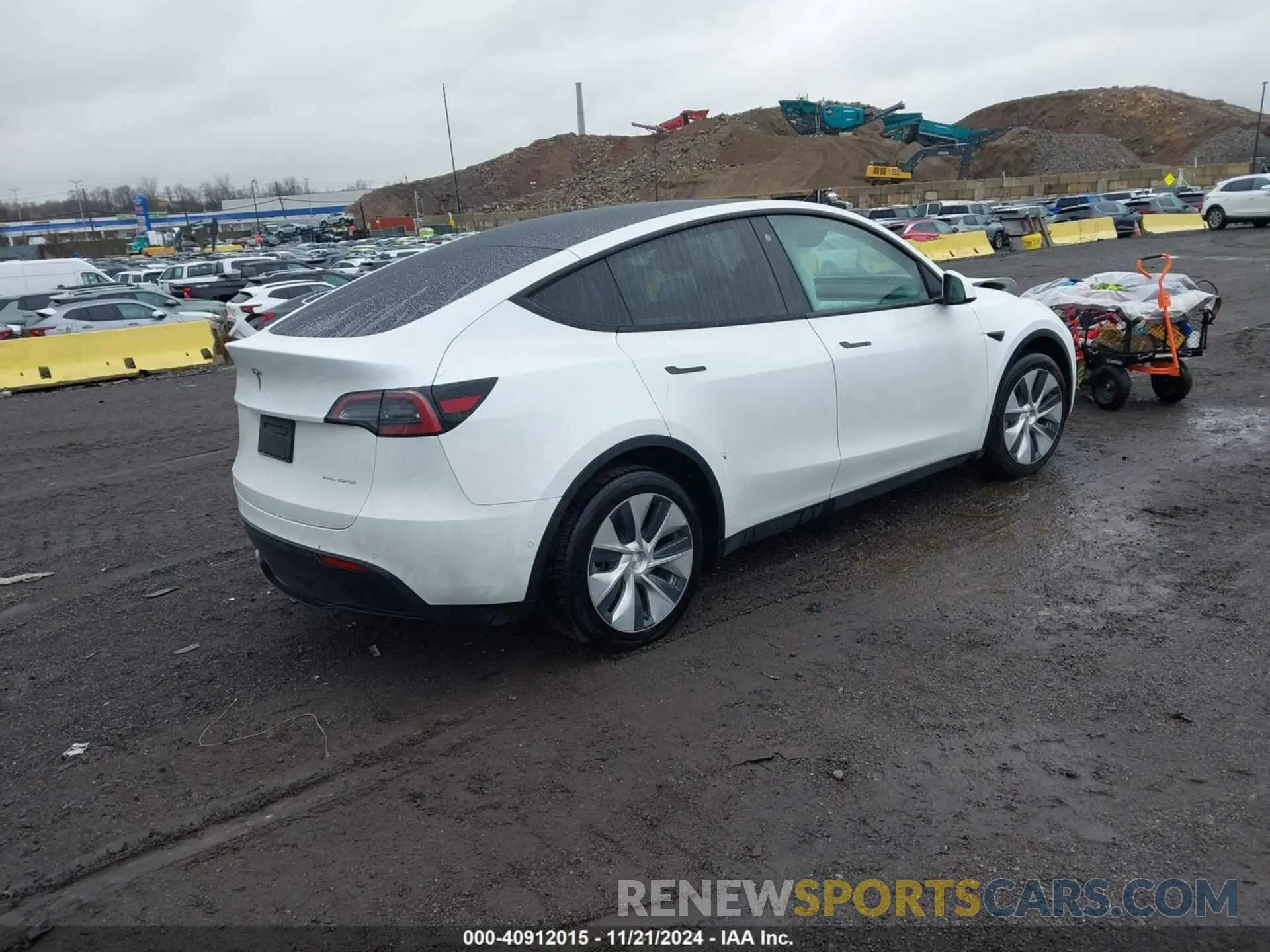 4 fotografías del automóvil dañado 7SAYGDEE5NF389692 TESLA MODEL Y 2022