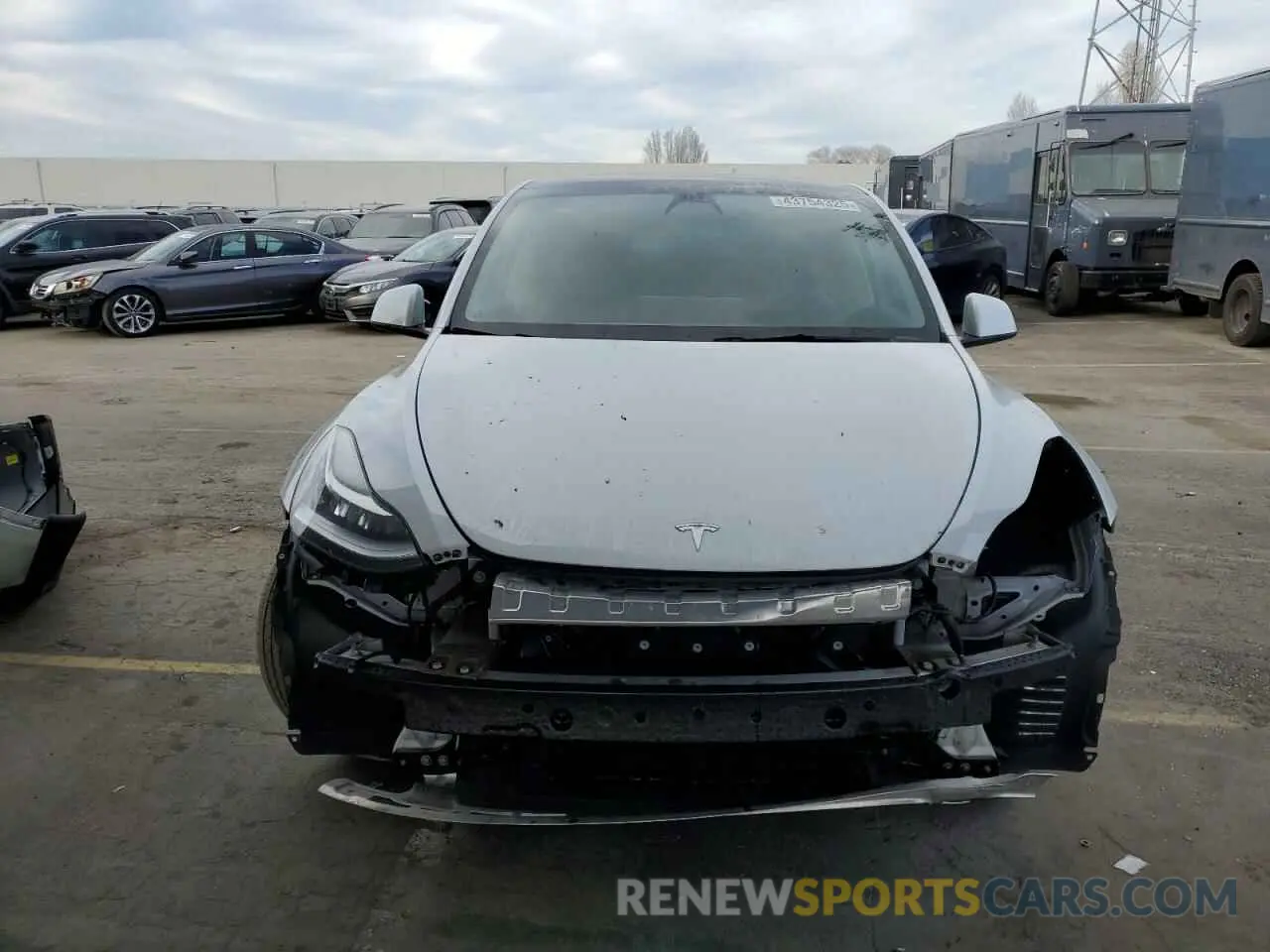 5 fotografías del automóvil dañado 7SAYGDEE5NF435702 TESLA MODEL Y 2022