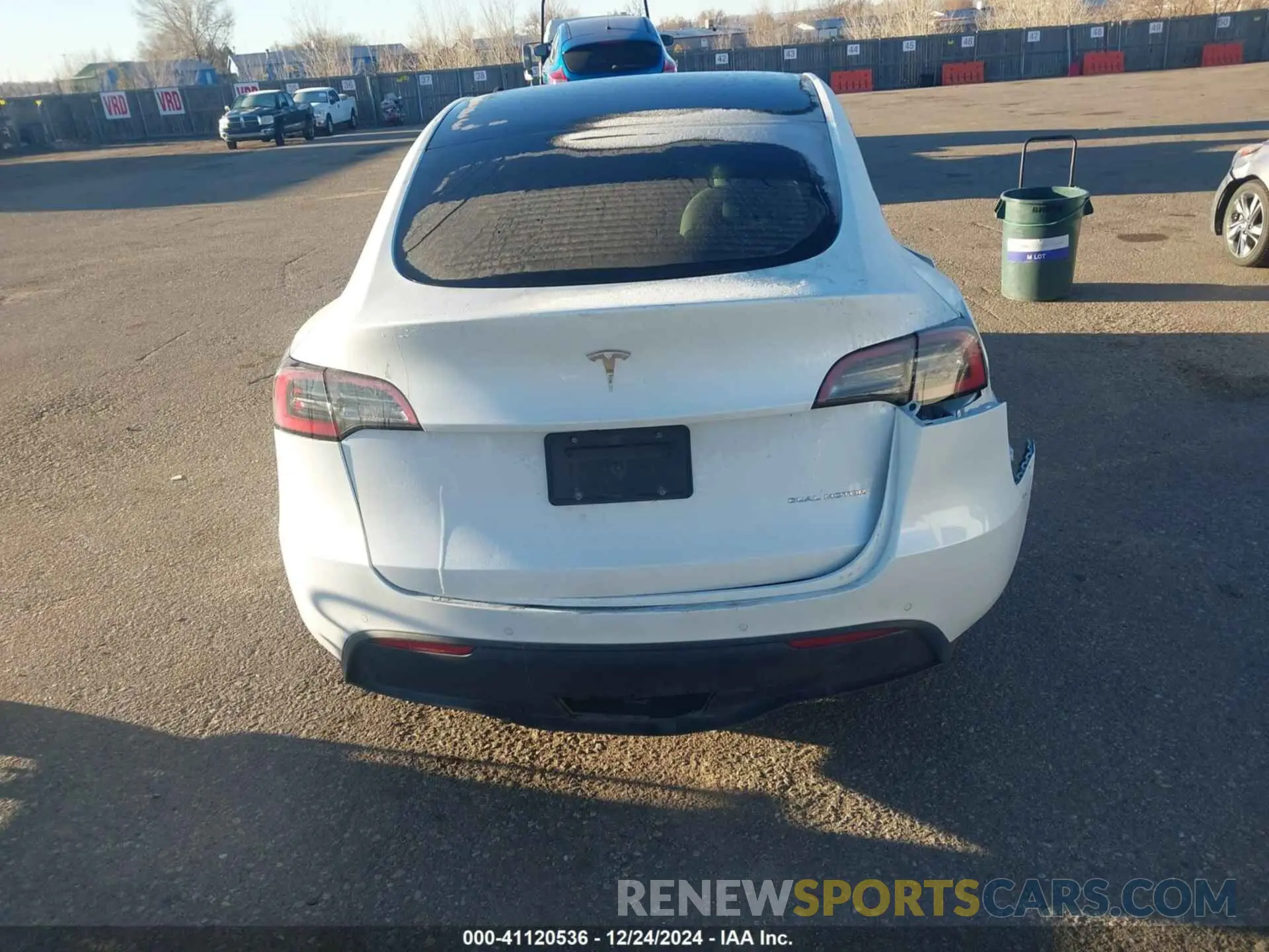 16 fotografías del automóvil dañado 7SAYGDEE5NF458073 TESLA MODEL Y 2022