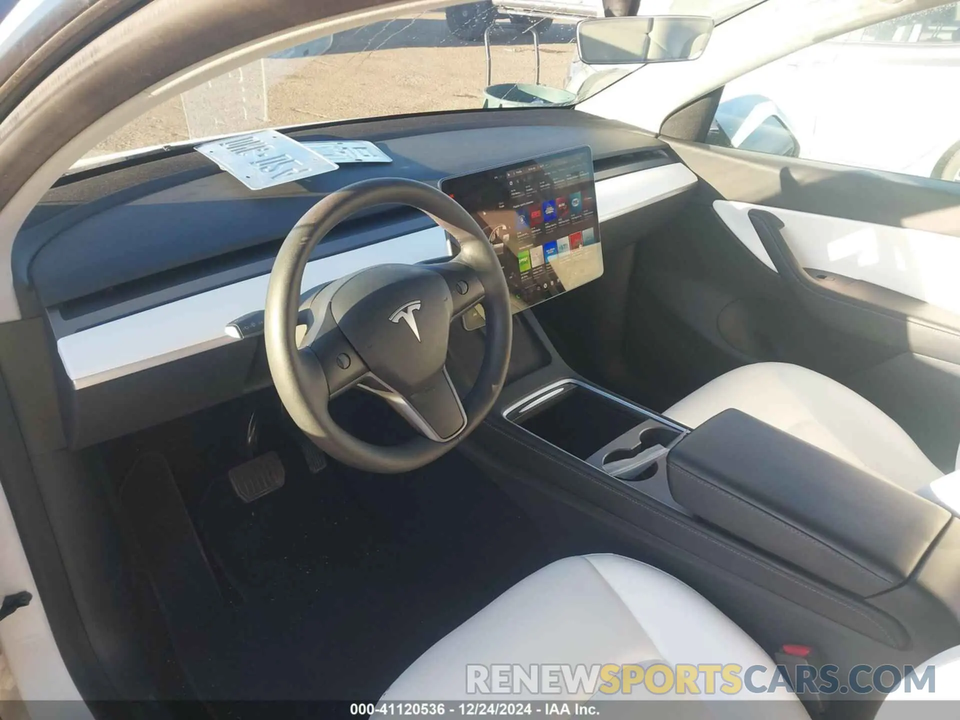 5 fotografías del automóvil dañado 7SAYGDEE5NF458073 TESLA MODEL Y 2022