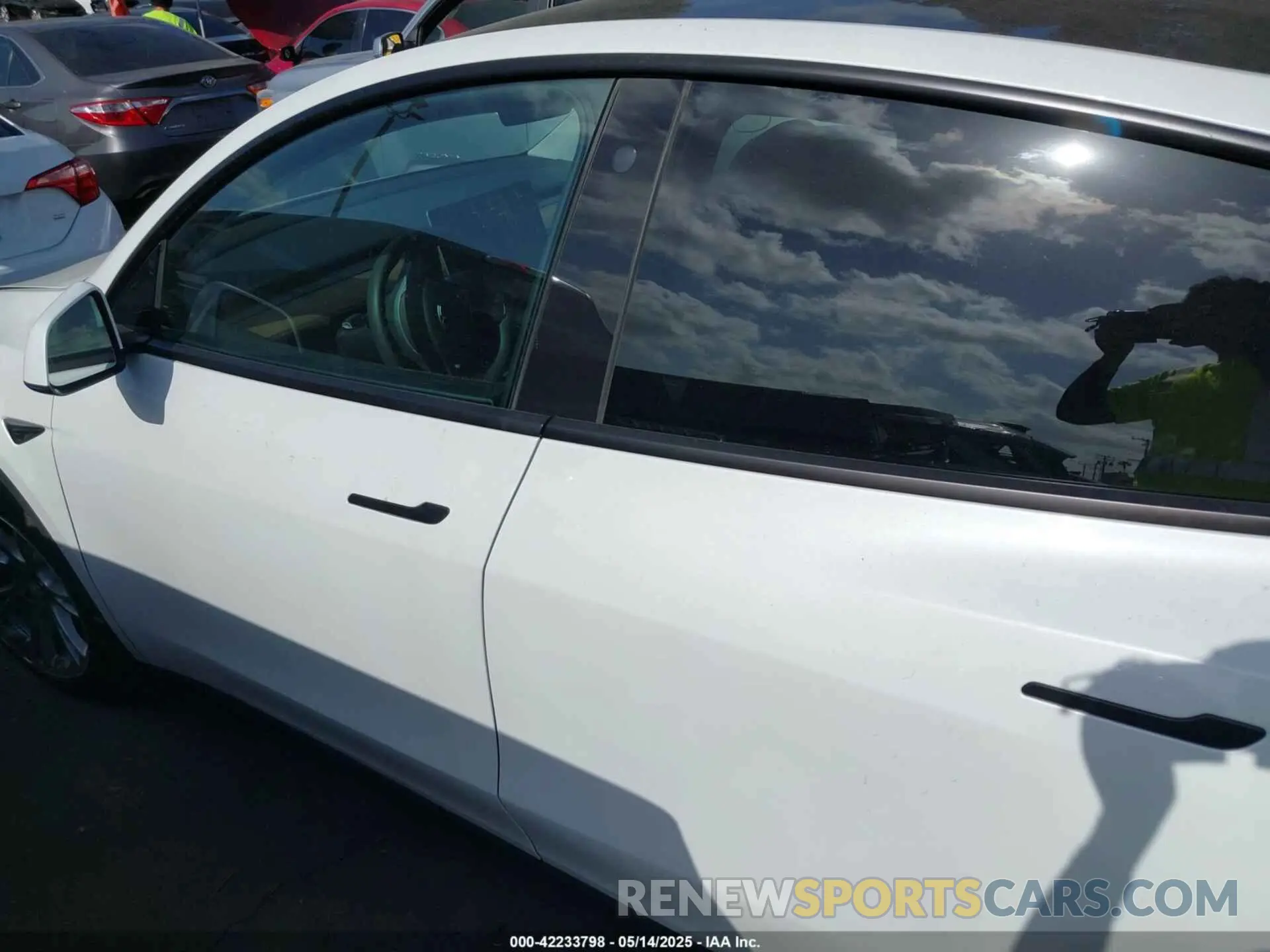 15 fotografías del automóvil dañado 7SAYGDEE5NF504369 TESLA MODEL Y 2022