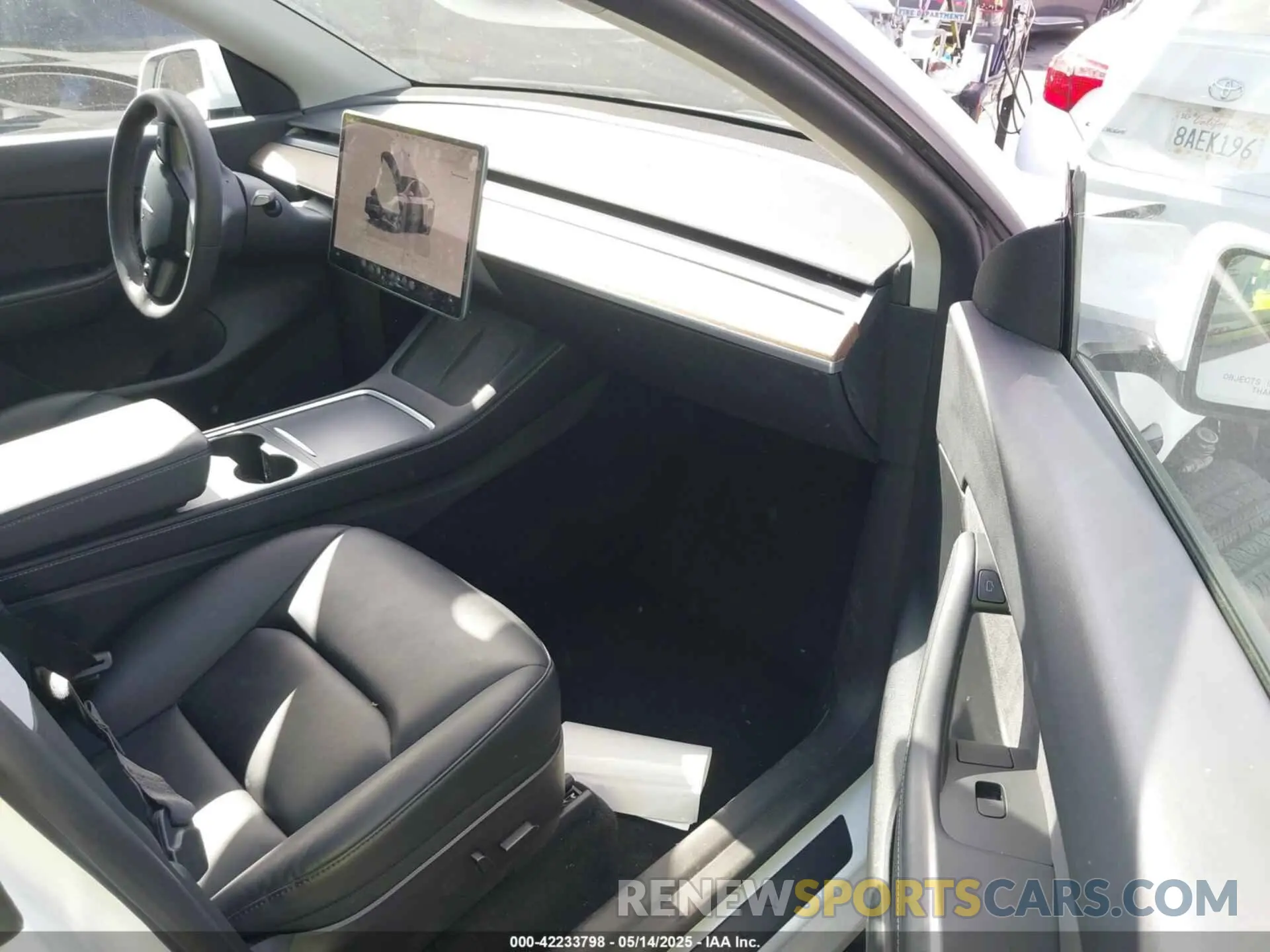 5 fotografías del automóvil dañado 7SAYGDEE5NF504369 TESLA MODEL Y 2022