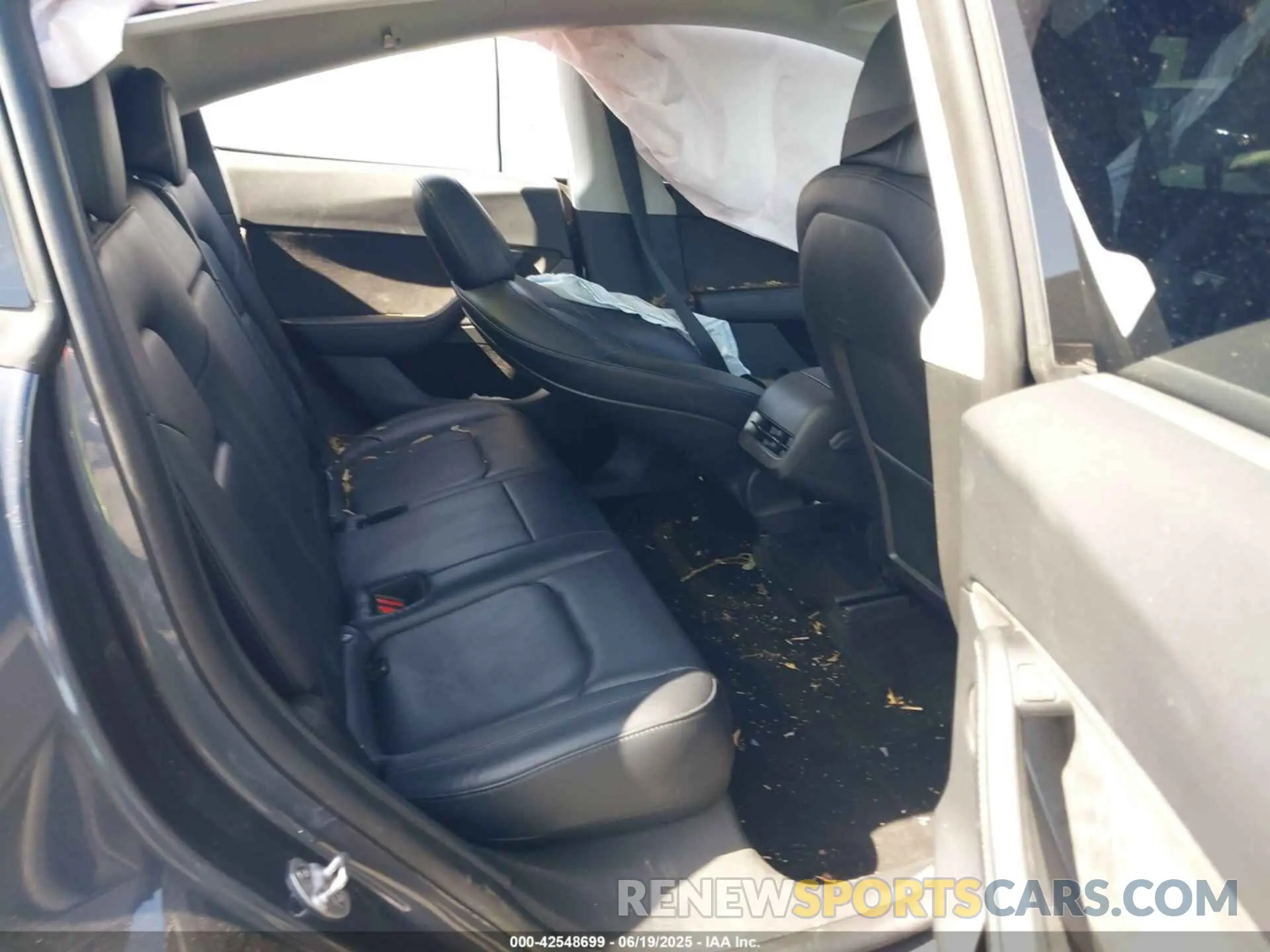 8 fotografías del automóvil dañado 7SAYGDEE5NF557900 TESLA MODEL Y 2022