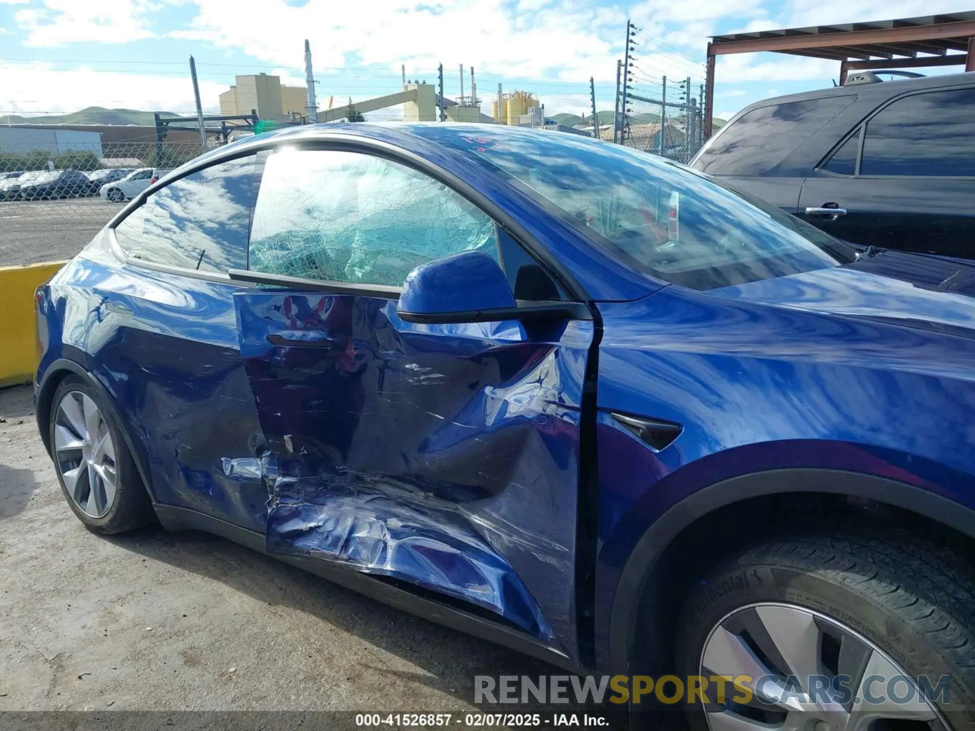19 fotografías del automóvil dañado 7SAYGDEE6NF318372 TESLA MODEL Y 2022