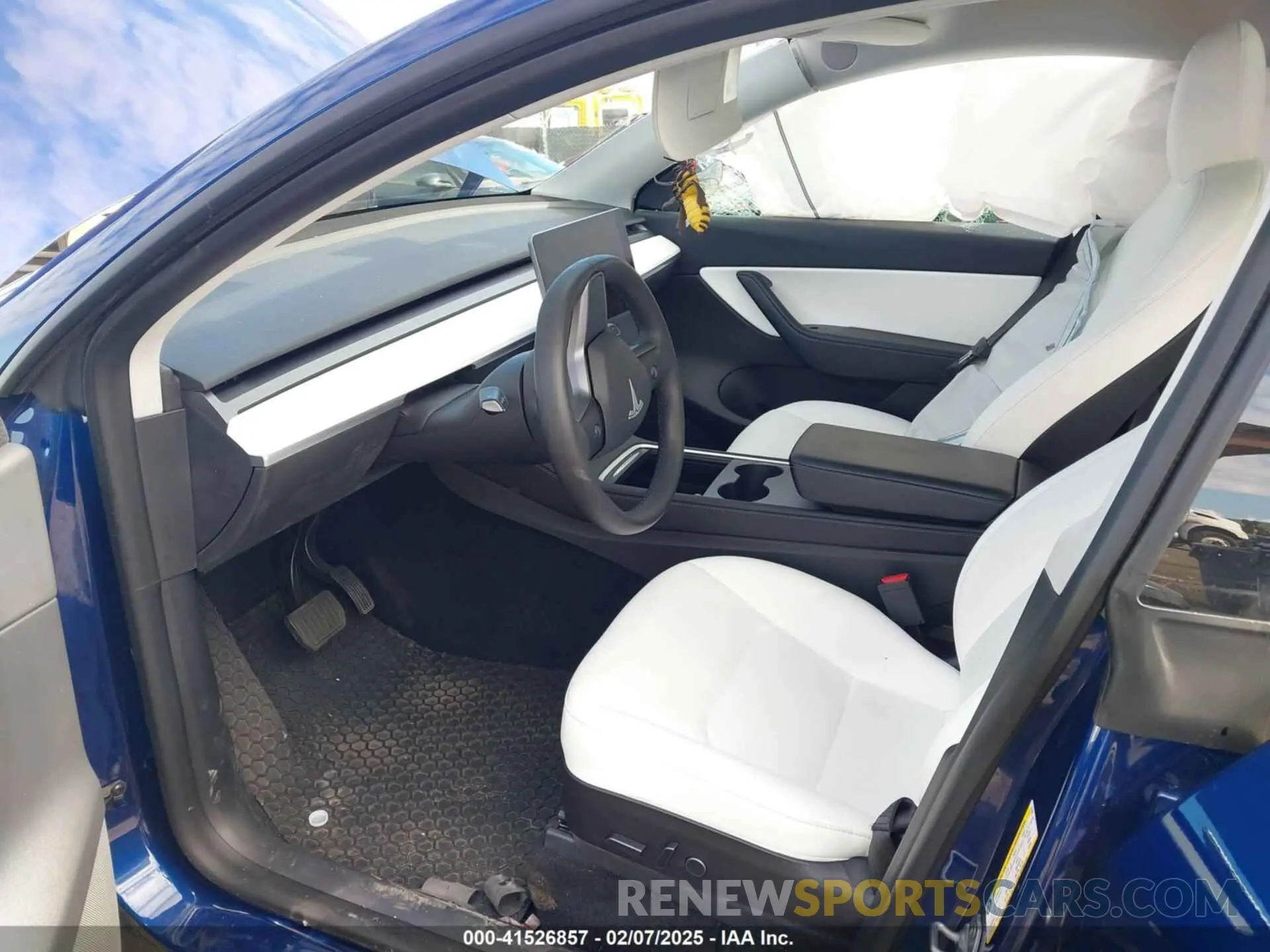 5 fotografías del automóvil dañado 7SAYGDEE6NF318372 TESLA MODEL Y 2022