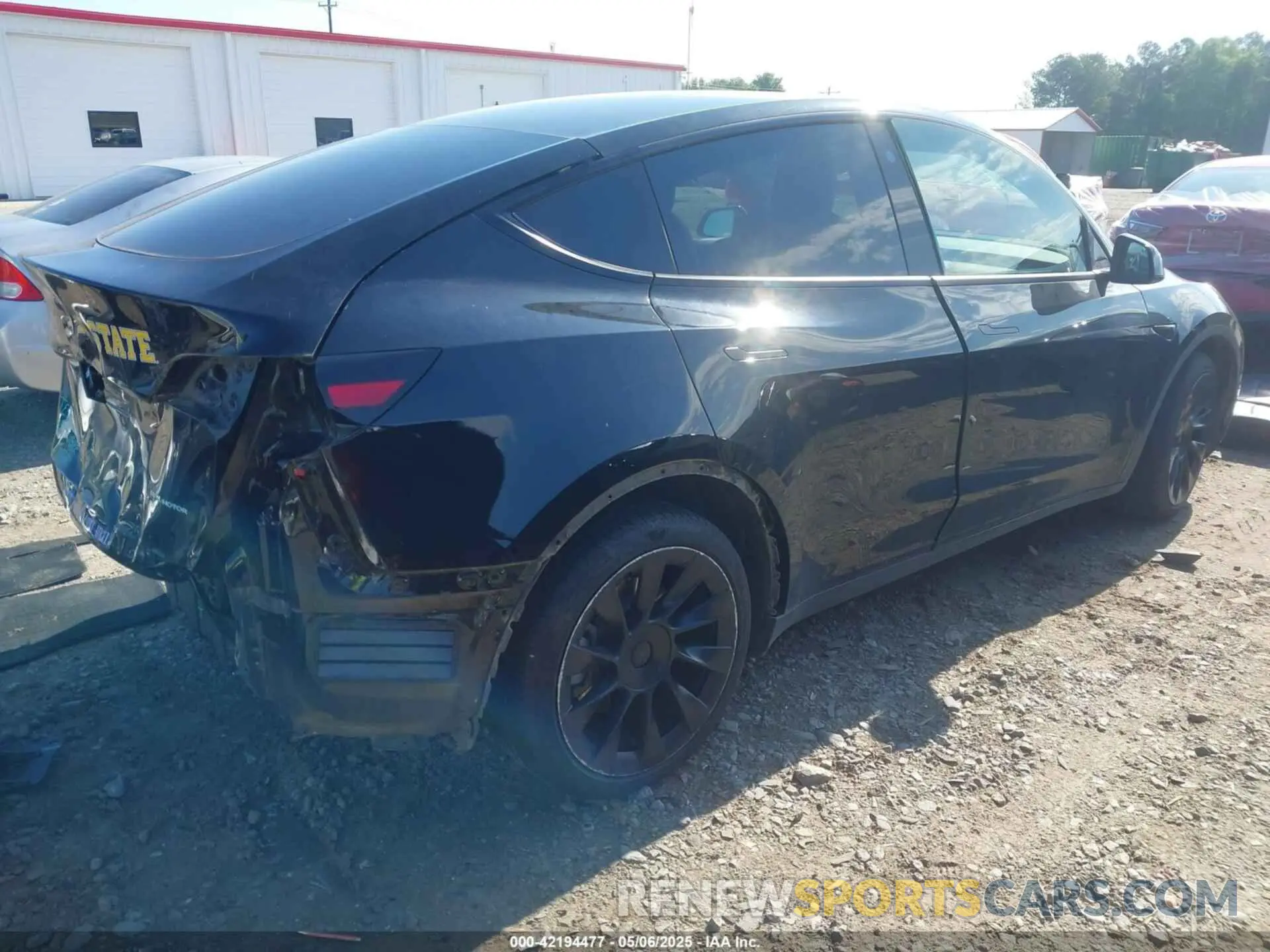 4 fotografías del automóvil dañado 7SAYGDEE6NF385120 TESLA MODEL Y 2022