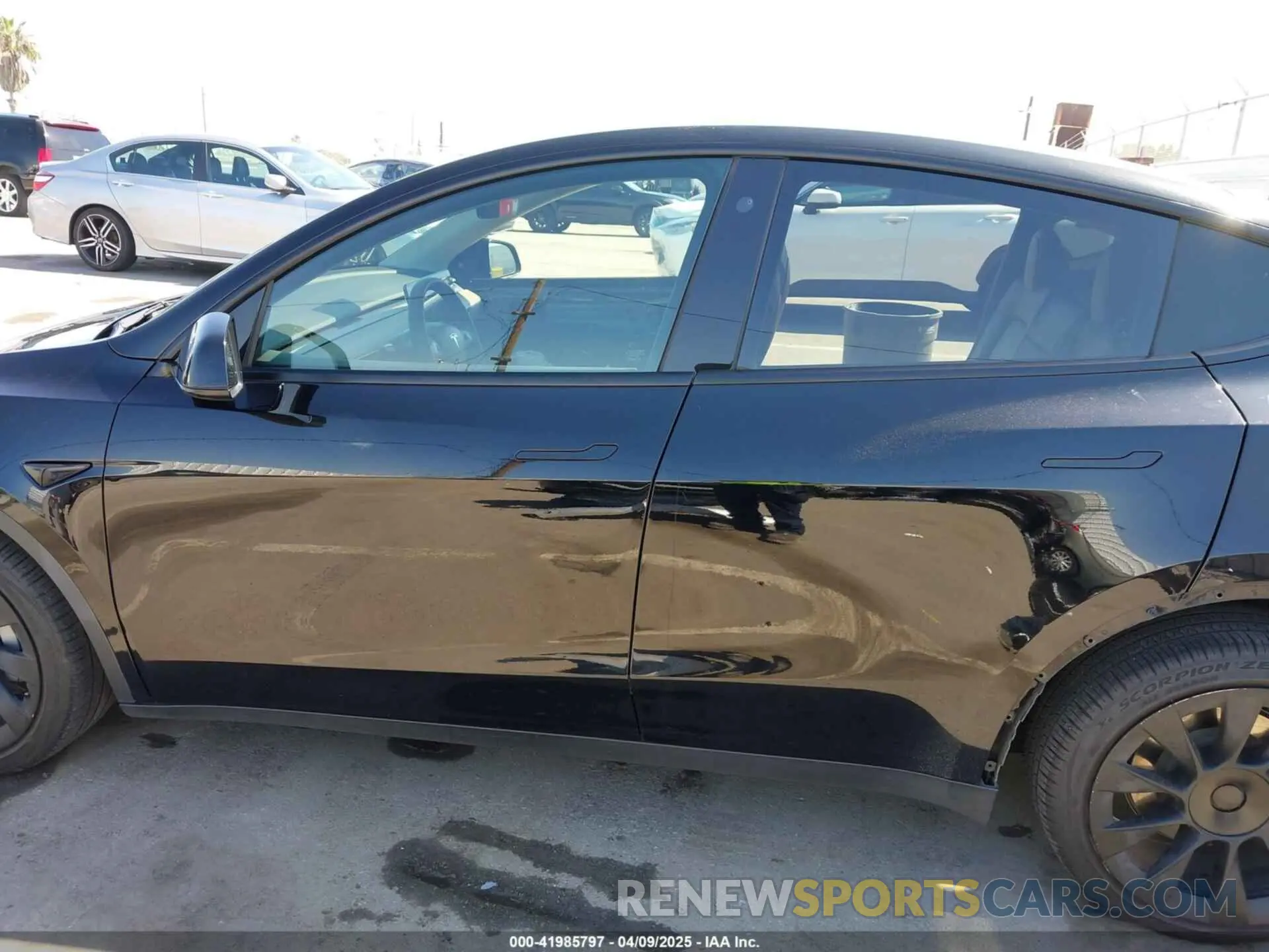 15 fotografías del automóvil dañado 7SAYGDEE6NF480471 TESLA MODEL Y 2022