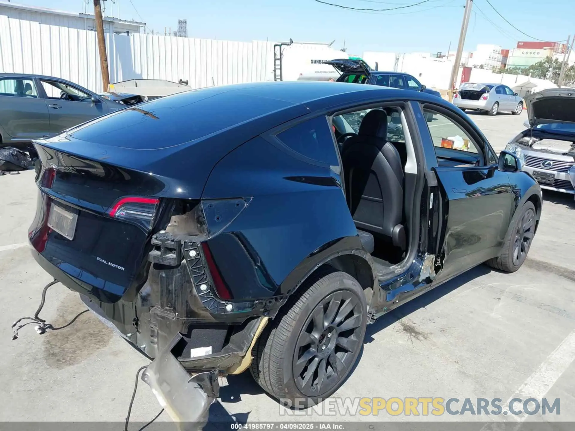 4 fotografías del automóvil dañado 7SAYGDEE6NF480471 TESLA MODEL Y 2022