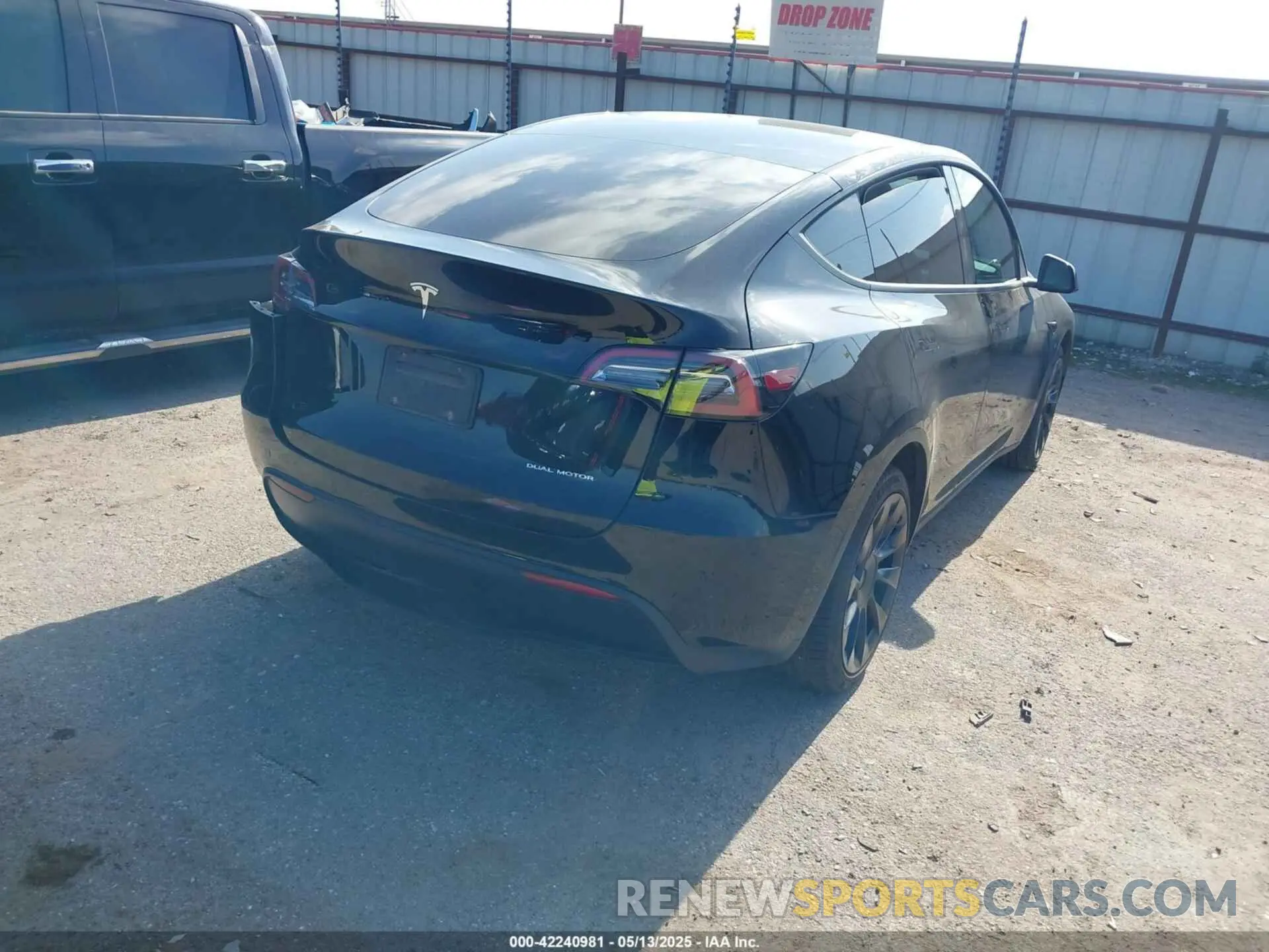 4 fotografías del automóvil dañado 7SAYGDEE6NF515462 TESLA MODEL Y 2022