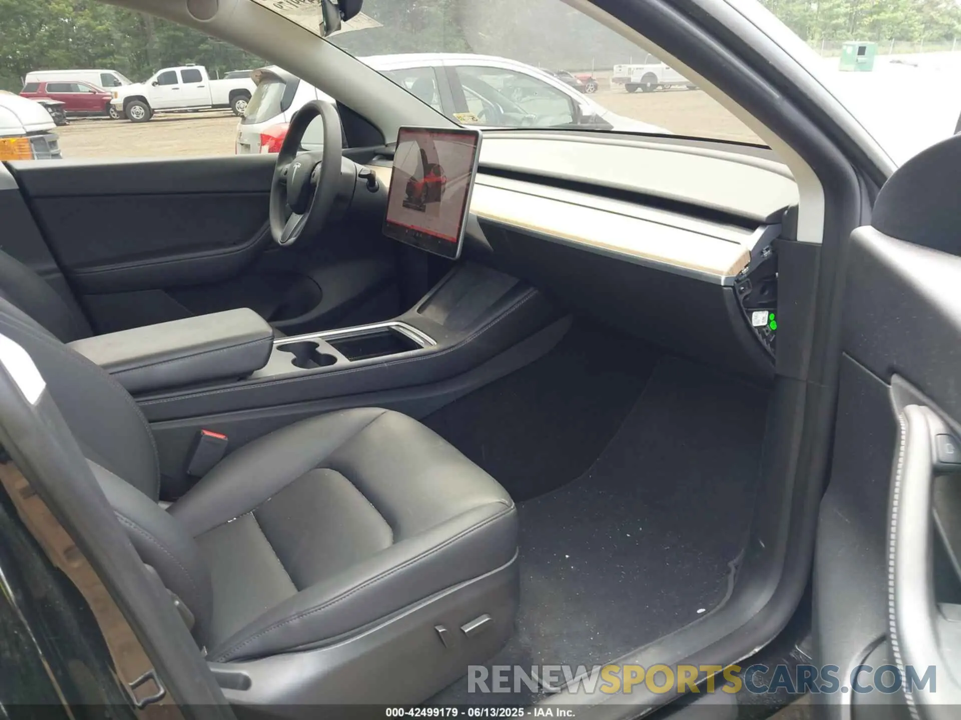 5 fotografías del automóvil dañado 7SAYGDEE7NA005151 TESLA MODEL Y 2022