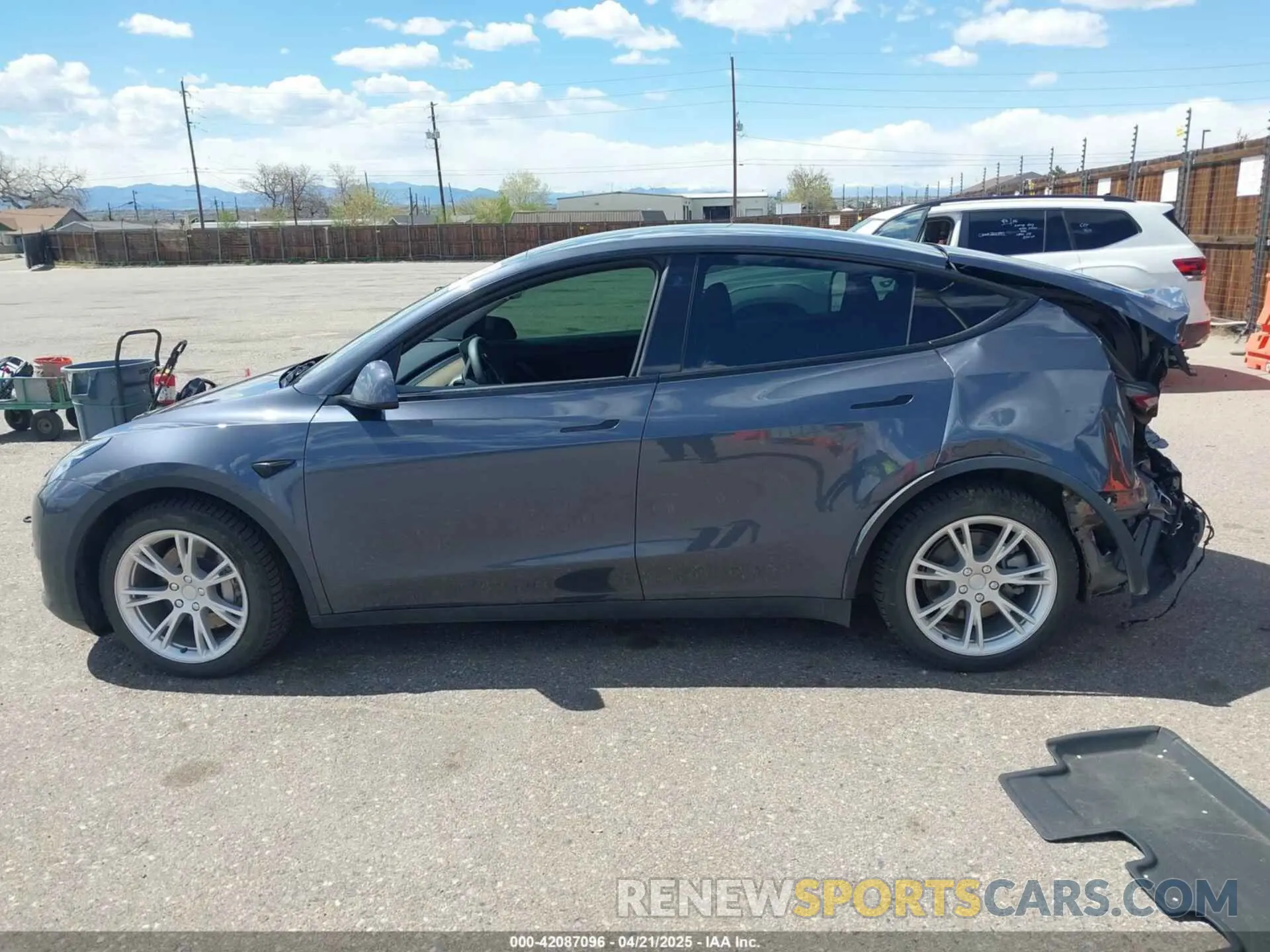 13 fotografías del automóvil dañado 7SAYGDEE7NA008860 TESLA MODEL Y 2022