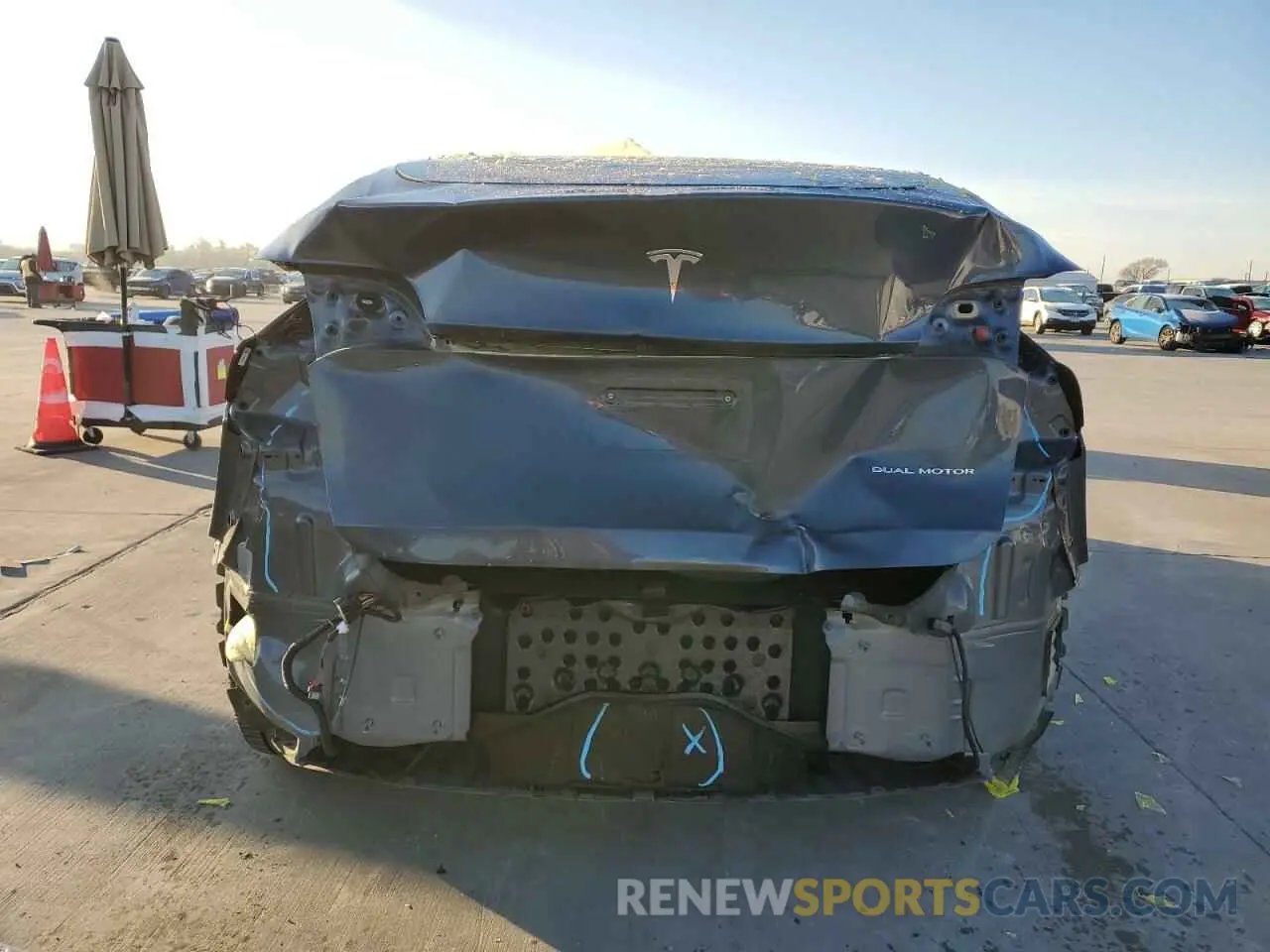 6 fotografías del automóvil dañado 7SAYGDEE7NA013492 TESLA MODEL Y 2022