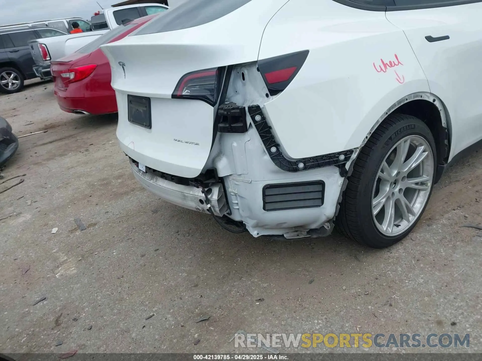 6 fotografías del automóvil dañado 7SAYGDEE7NF310555 TESLA MODEL Y 2022