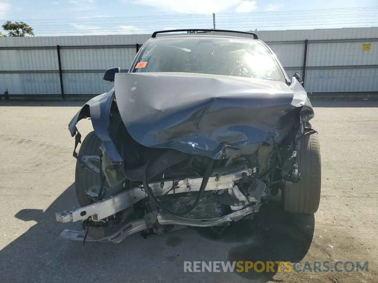 5 fotografías del automóvil dañado 7SAYGDEE7NF351669 TESLA MODEL Y 2022