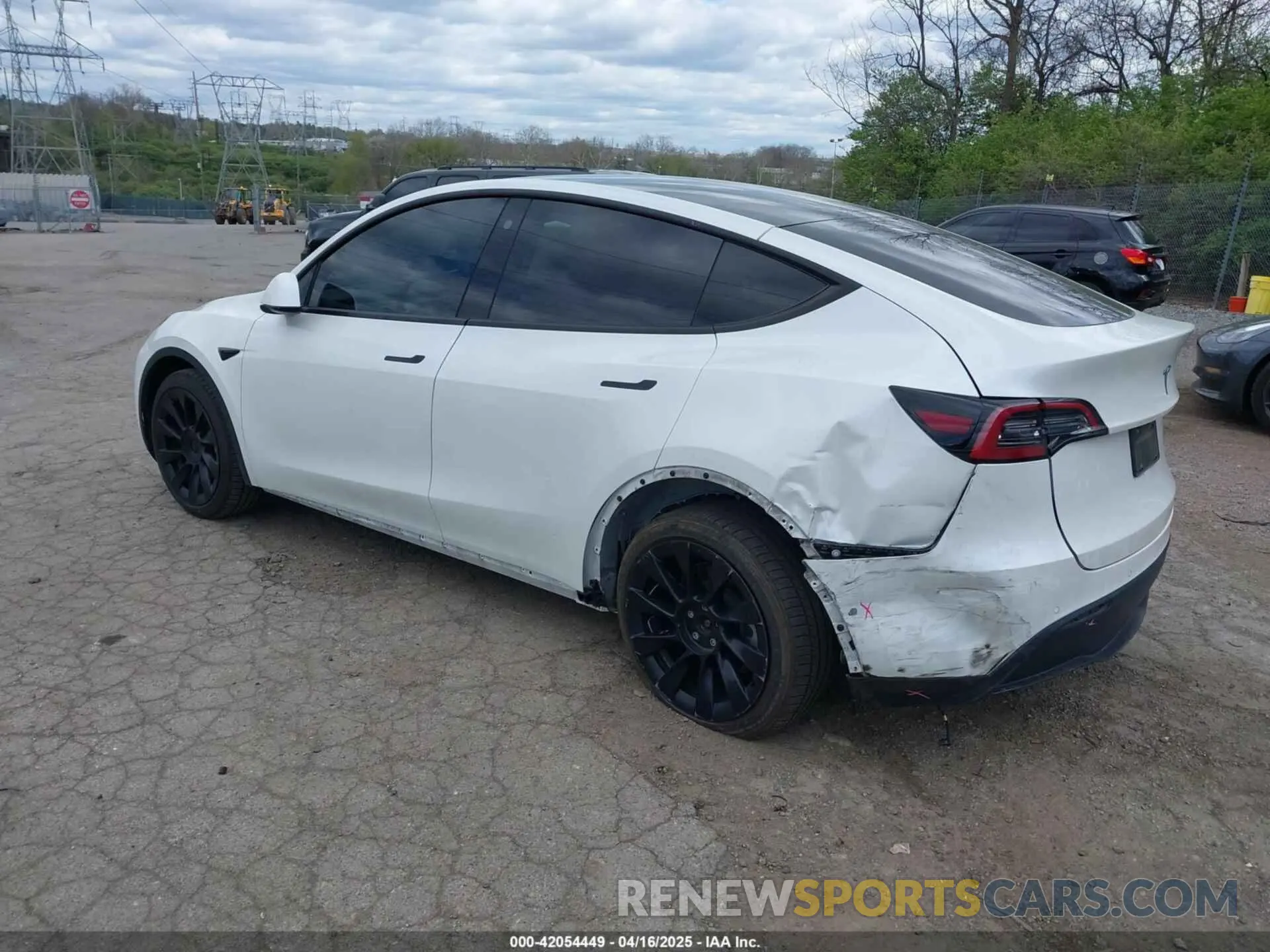 3 fotografías del automóvil dañado 7SAYGDEE7NF385207 TESLA MODEL Y 2022