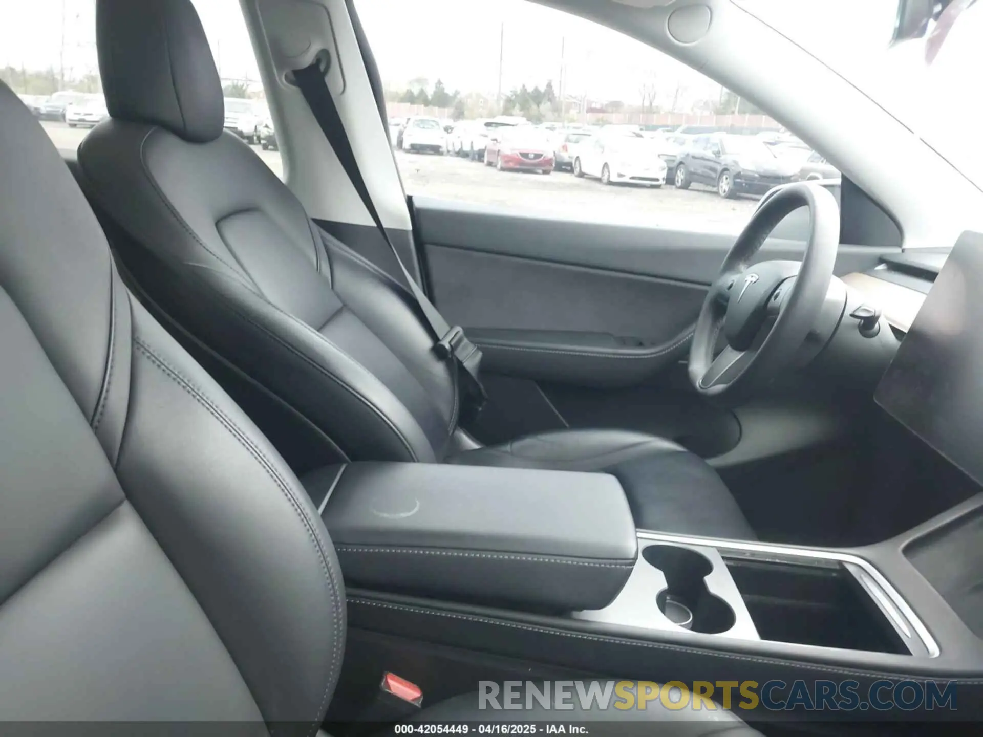 5 fotografías del automóvil dañado 7SAYGDEE7NF385207 TESLA MODEL Y 2022