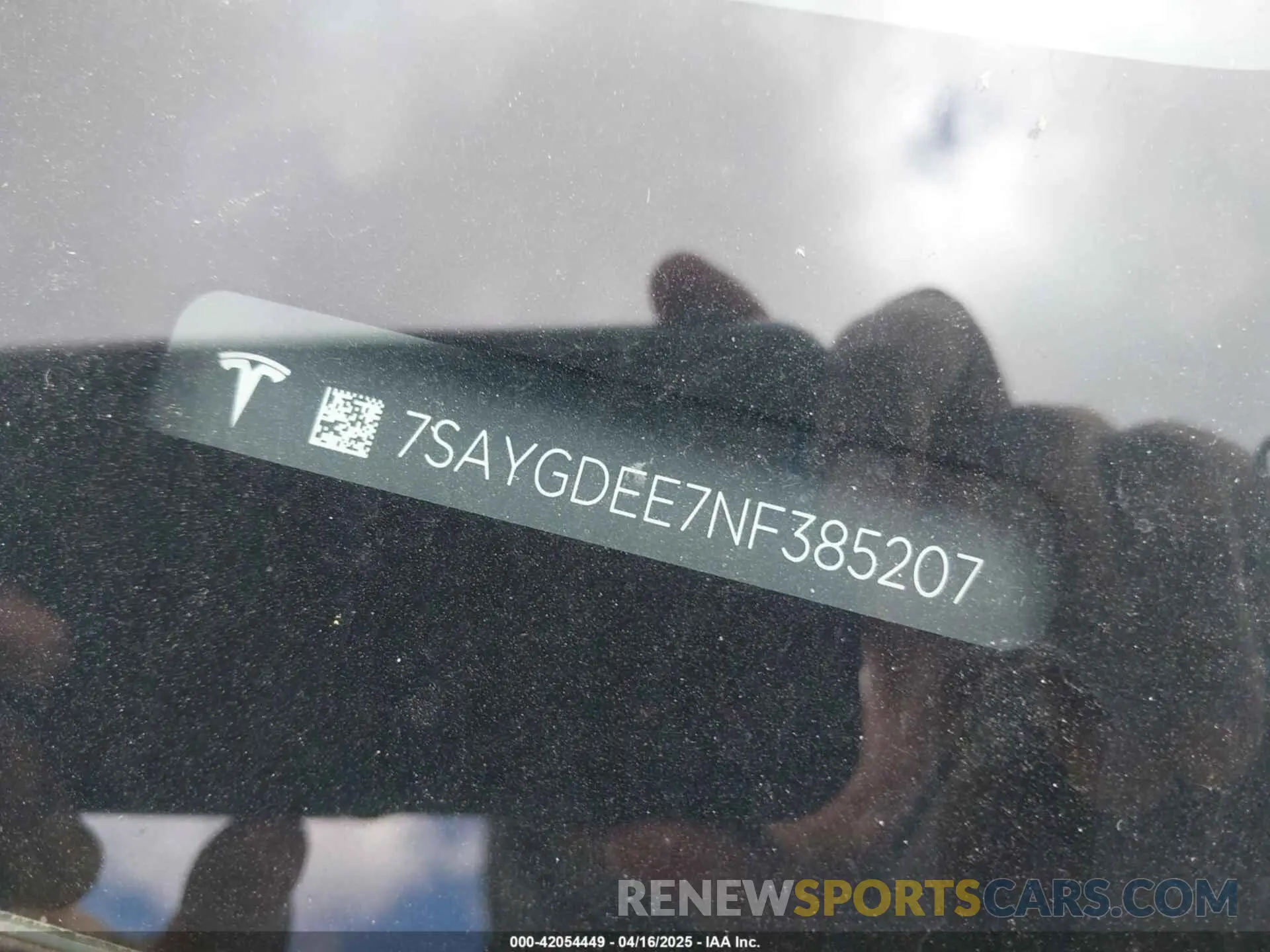 9 fotografías del automóvil dañado 7SAYGDEE7NF385207 TESLA MODEL Y 2022