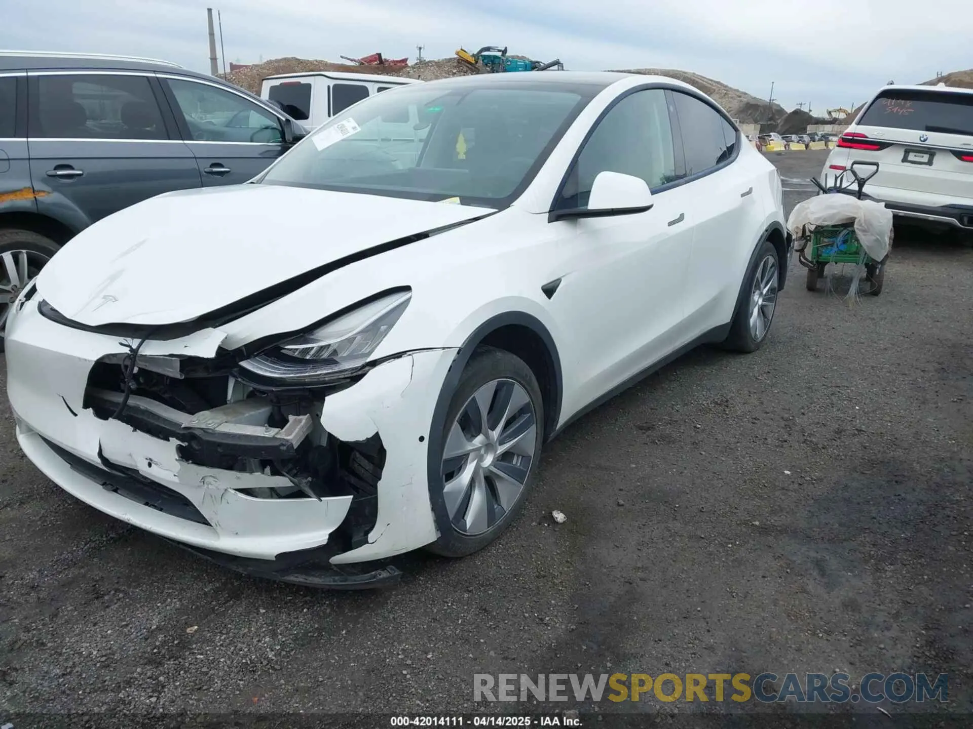 2 fotografías del automóvil dañado 7SAYGDEE7NF389788 TESLA MODEL Y 2022
