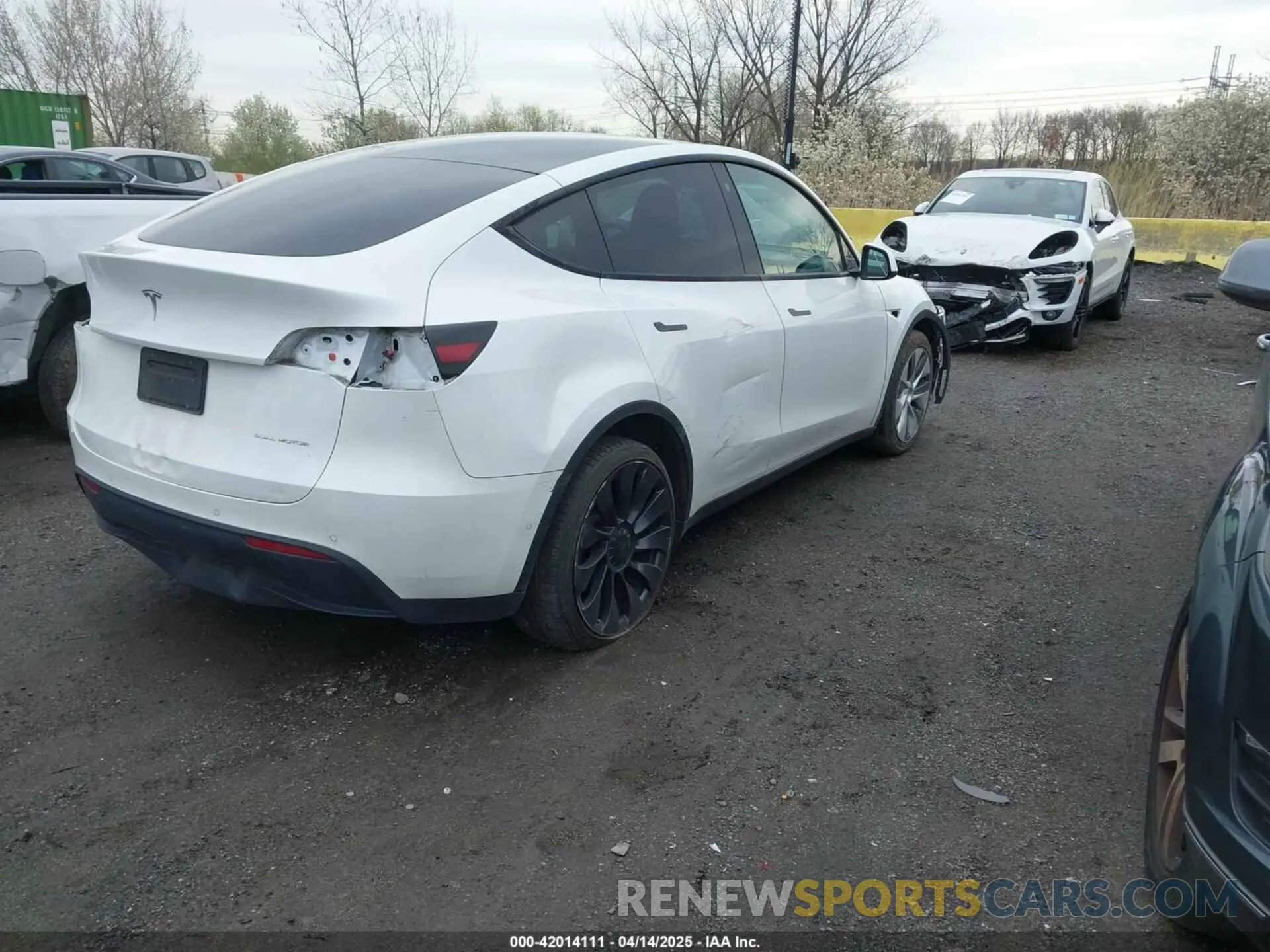 4 fotografías del automóvil dañado 7SAYGDEE7NF389788 TESLA MODEL Y 2022