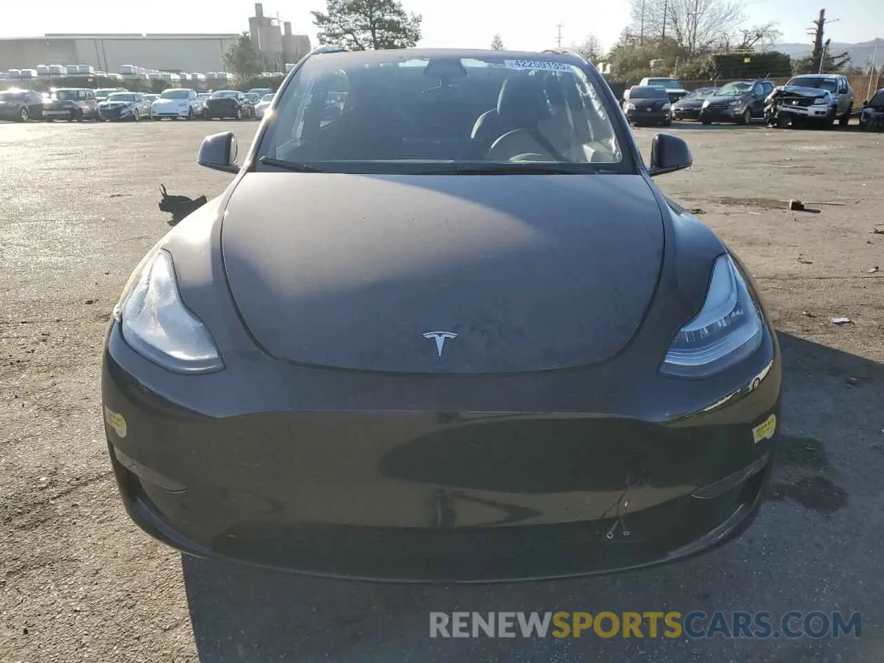 5 fotografías del automóvil dañado 7SAYGDEE7NF403897 TESLA MODEL Y 2022