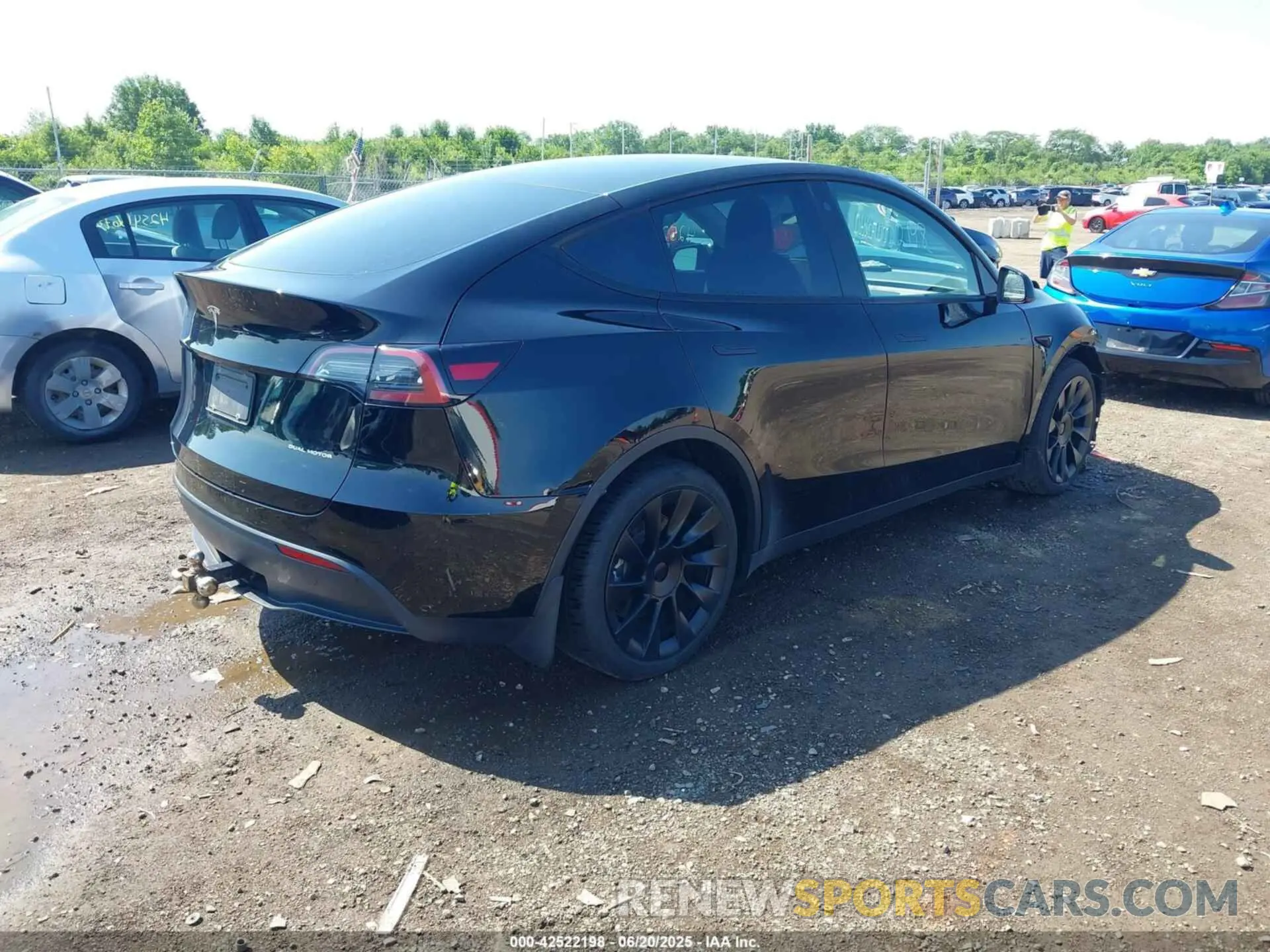 4 fotografías del automóvil dañado 7SAYGDEE8NF434074 TESLA MODEL Y 2022