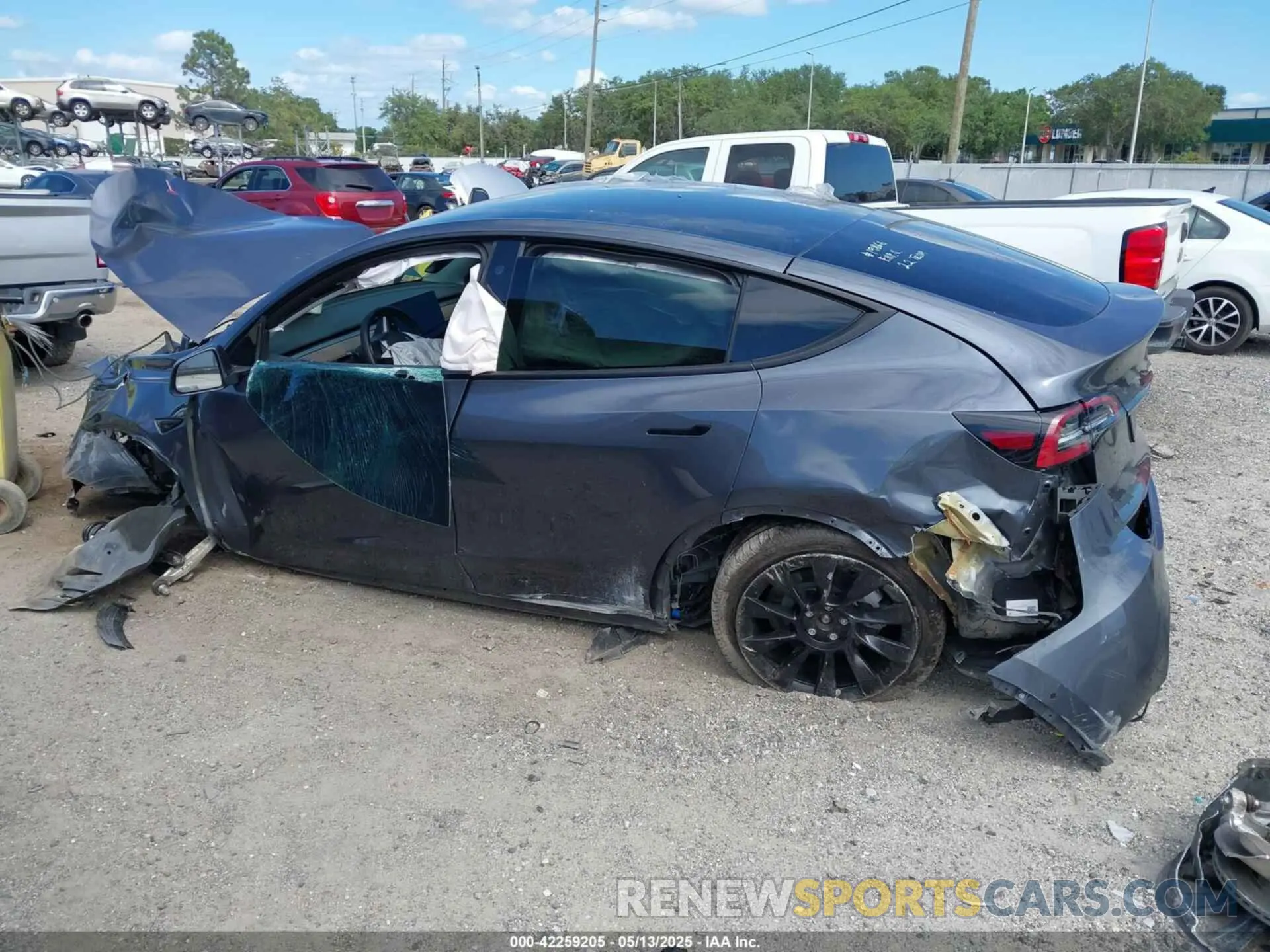 13 fotografías del automóvil dañado 7SAYGDEE8NF443194 TESLA MODEL Y 2022