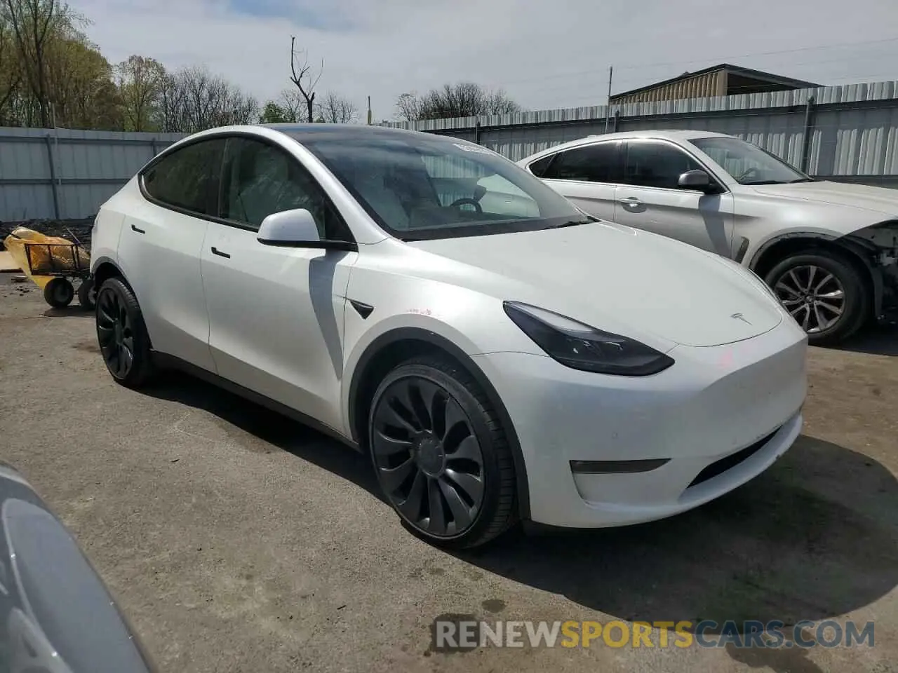 4 fotografías del automóvil dañado 7SAYGDEE8NF524454 TESLA MODEL Y 2022