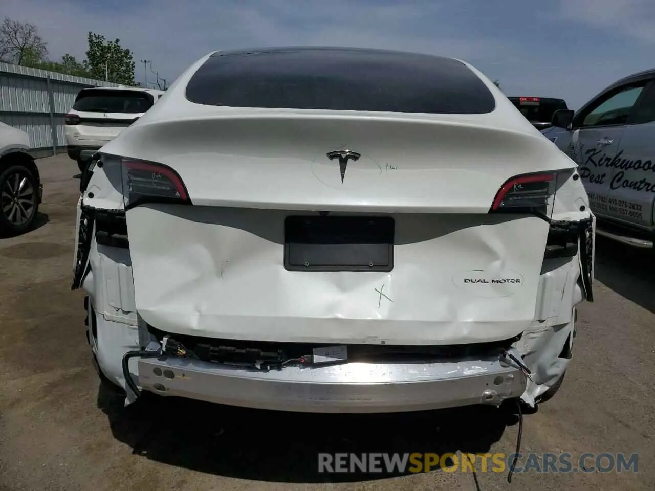 6 fotografías del automóvil dañado 7SAYGDEE8NF524454 TESLA MODEL Y 2022