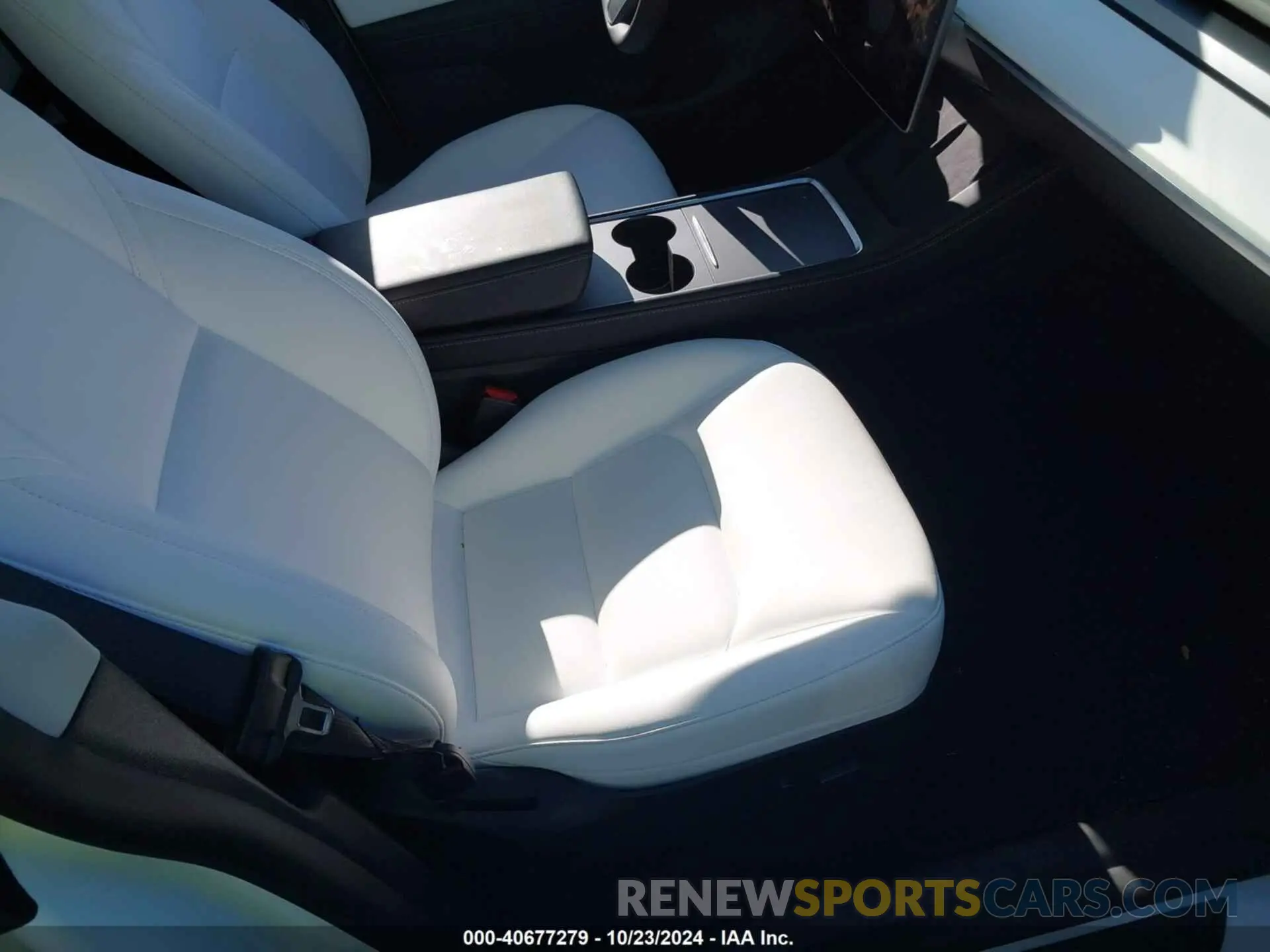 5 fotografías del automóvil dañado 7SAYGDEE9NF310377 TESLA MODEL Y 2022