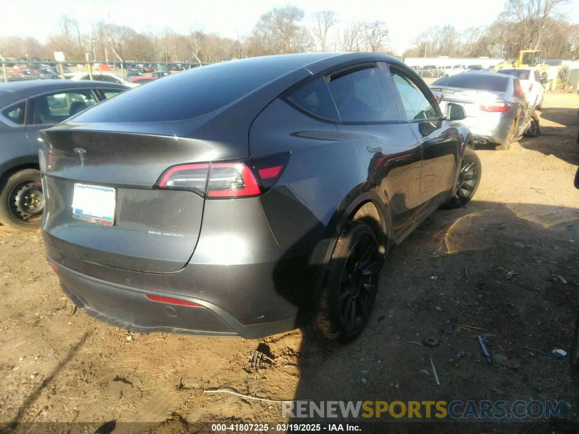 4 fotografías del automóvil dañado 7SAYGDEE9NF424928 TESLA MODEL Y 2022
