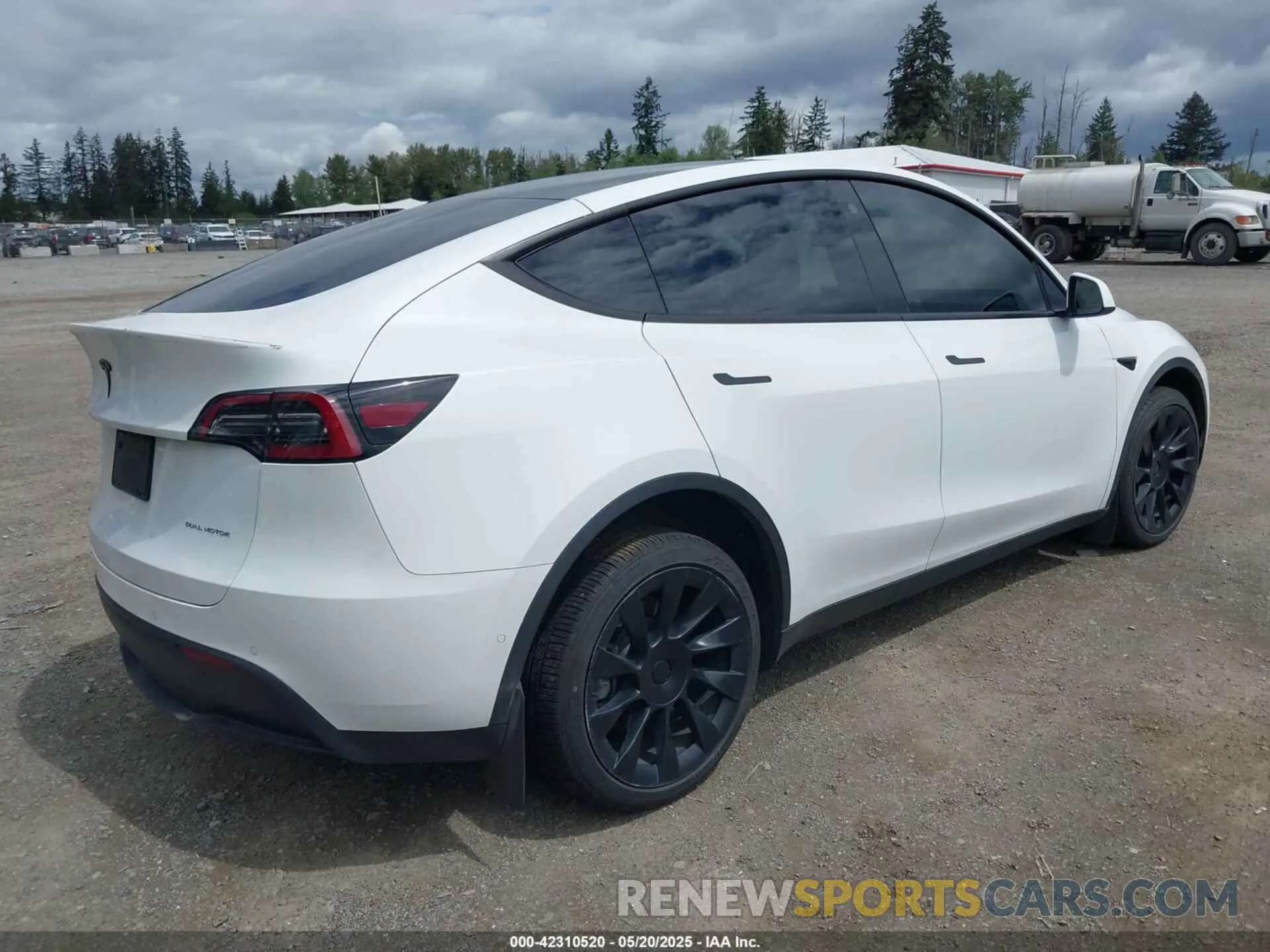 4 fotografías del automóvil dañado 7SAYGDEE9NF494901 TESLA MODEL Y 2022