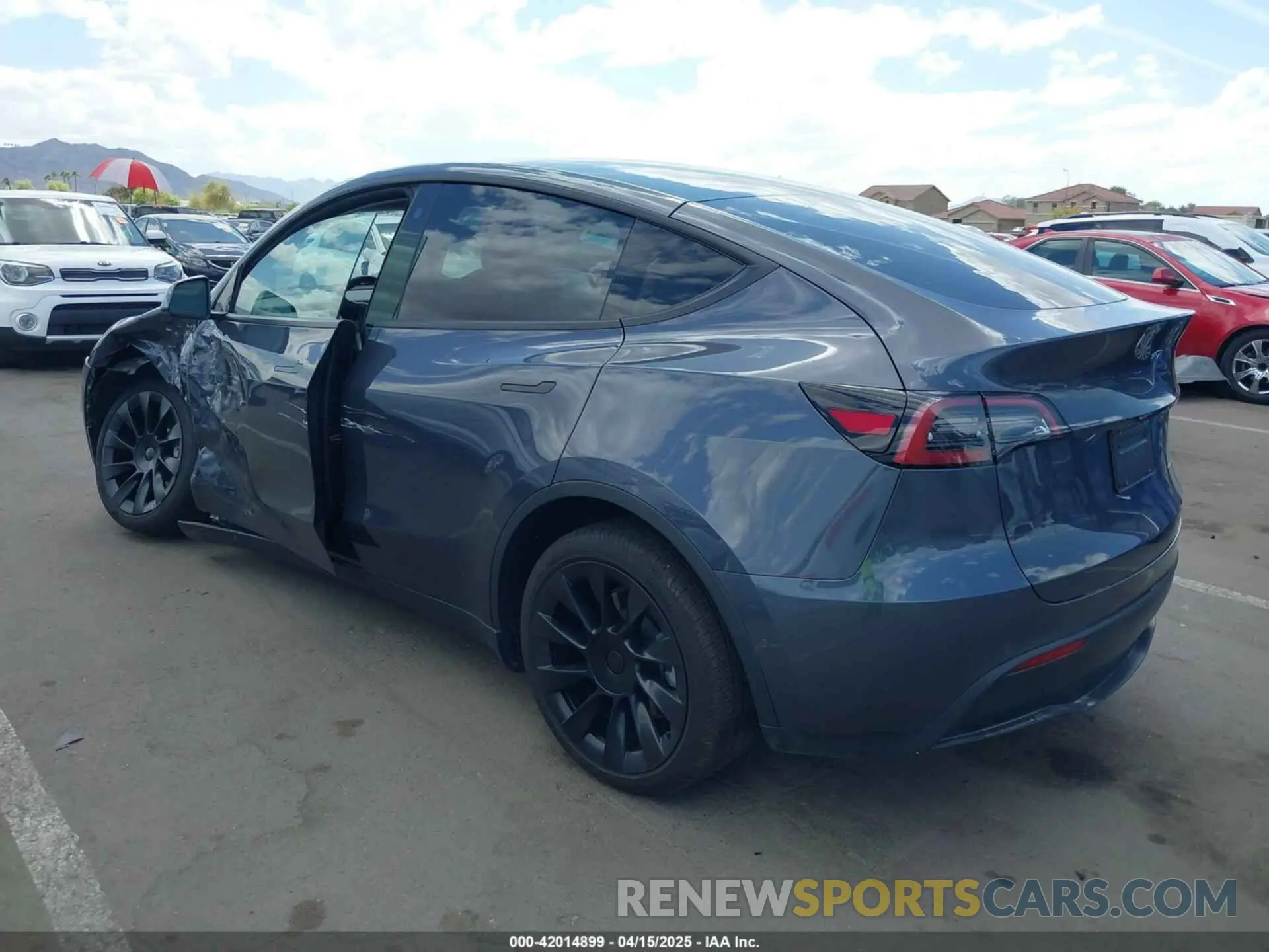 3 fotografías del automóvil dañado 7SAYGDEEXNF367073 TESLA MODEL Y 2022