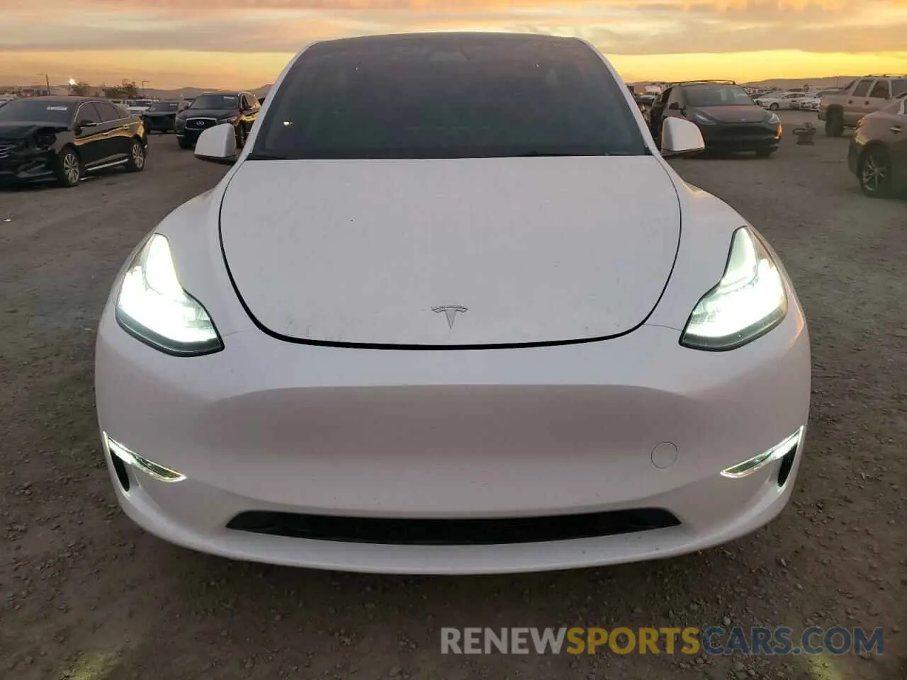 5 fotografías del automóvil dañado 7SAYGDEEXNF446453 TESLA MODEL Y 2022