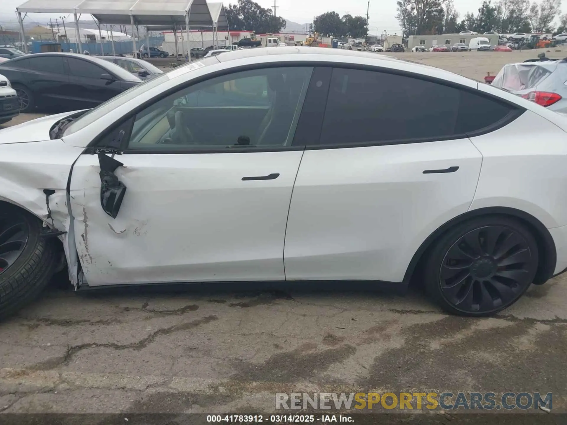 14 fotografías del automóvil dañado 7SAYGDEF0NF400560 TESLA MODEL Y 2022