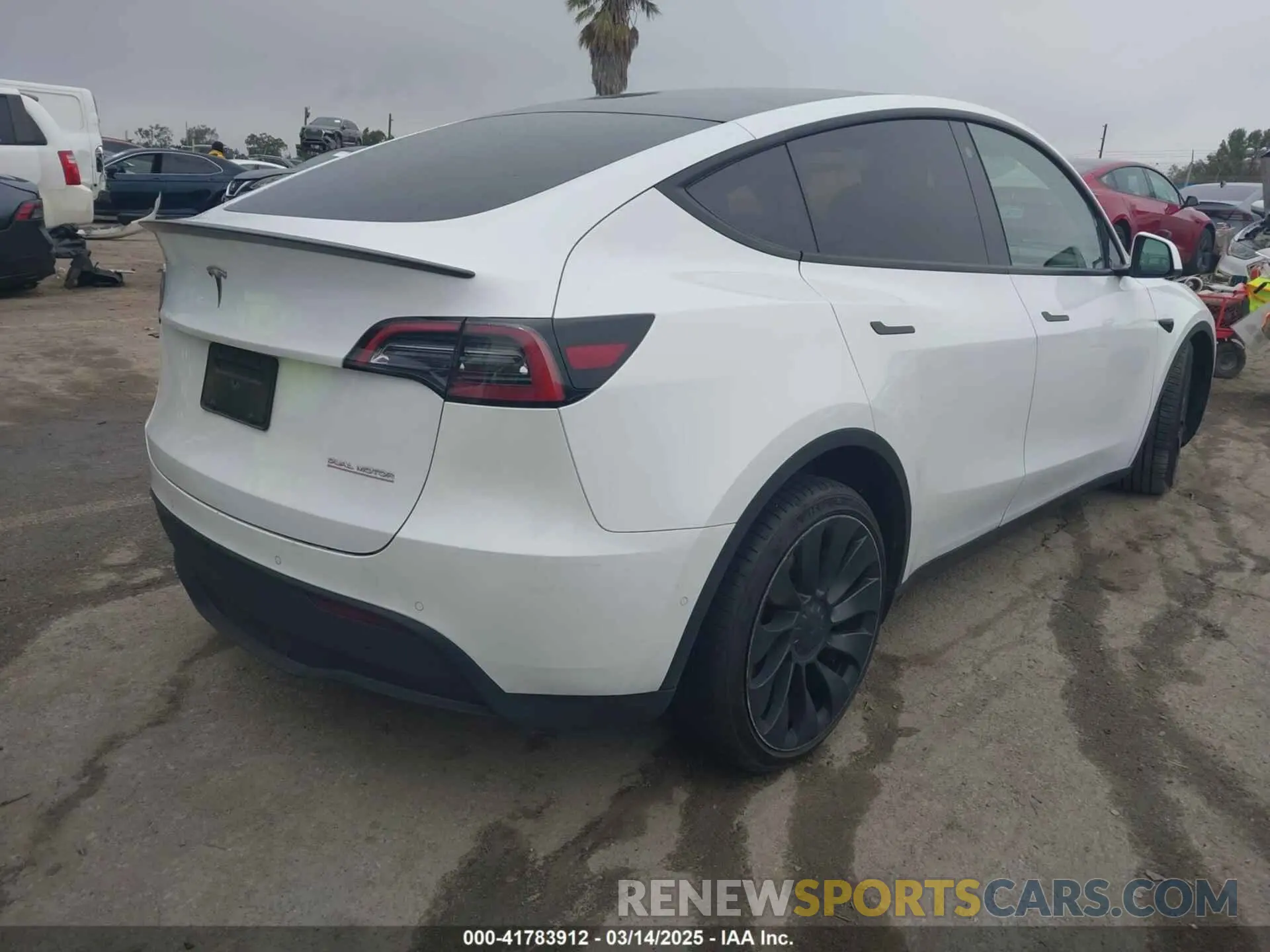 4 fotografías del automóvil dañado 7SAYGDEF0NF400560 TESLA MODEL Y 2022