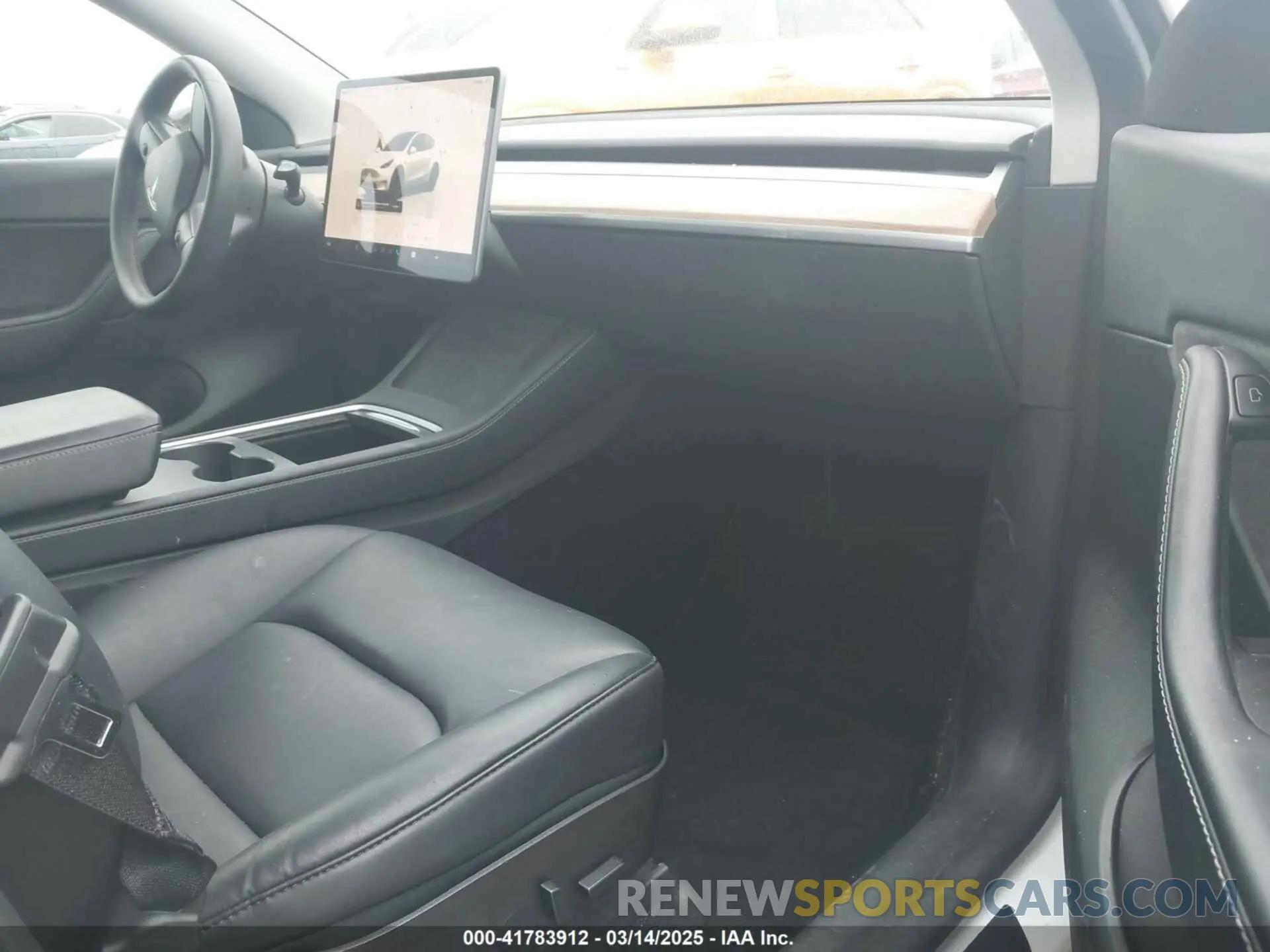 5 fotografías del automóvil dañado 7SAYGDEF0NF400560 TESLA MODEL Y 2022