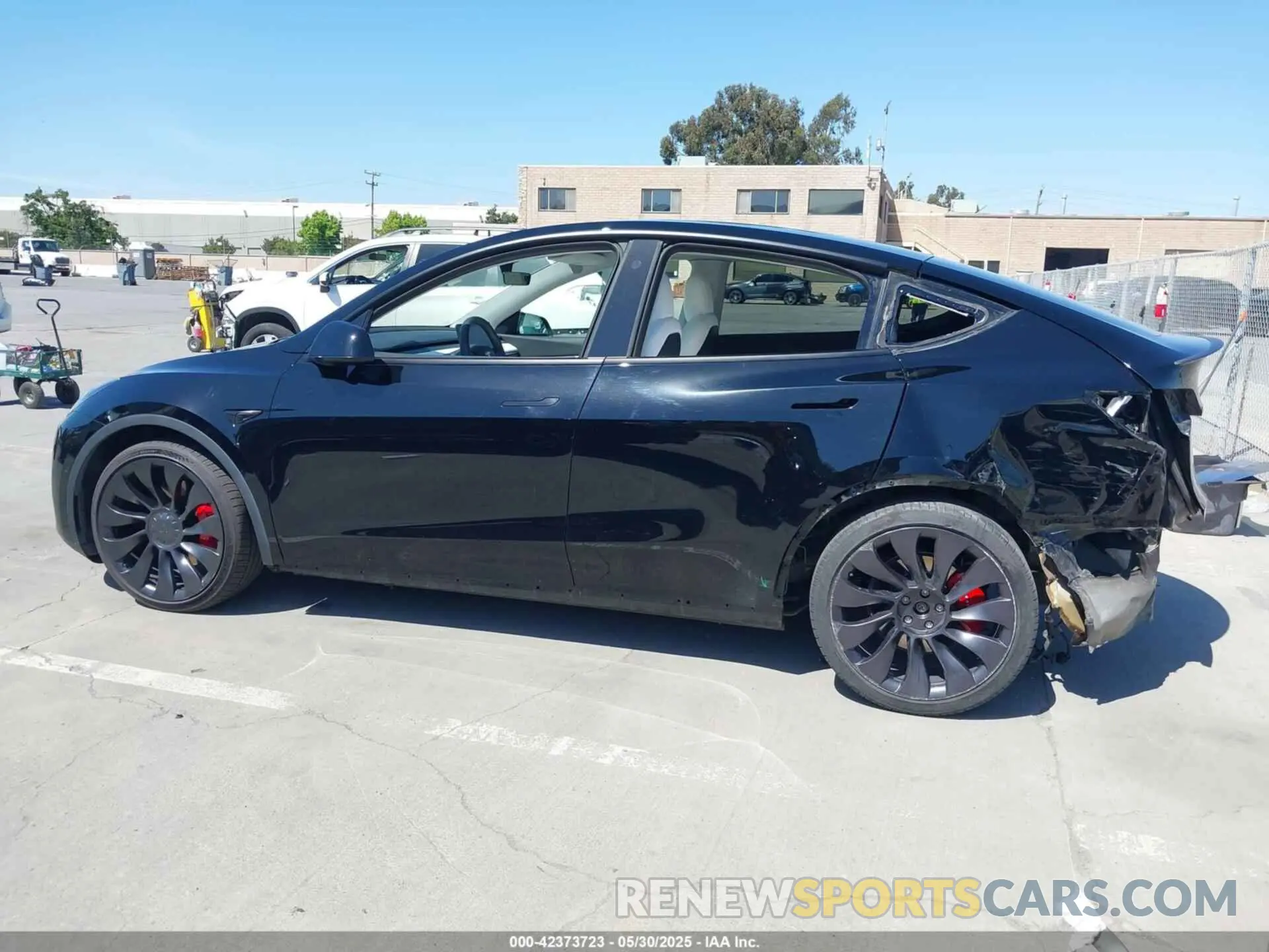 14 fotografías del automóvil dañado 7SAYGDEF0NF490213 TESLA MODEL Y 2022