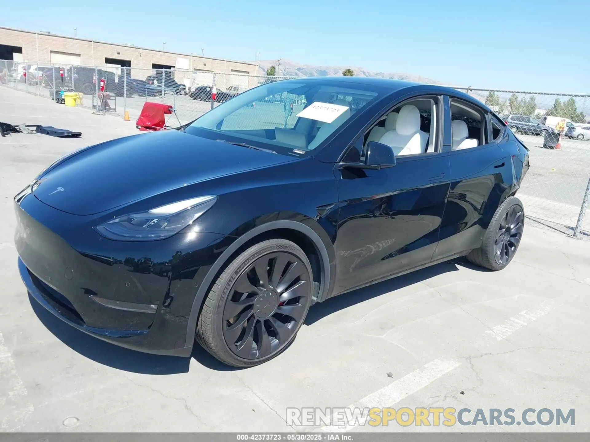 2 fotografías del automóvil dañado 7SAYGDEF0NF490213 TESLA MODEL Y 2022