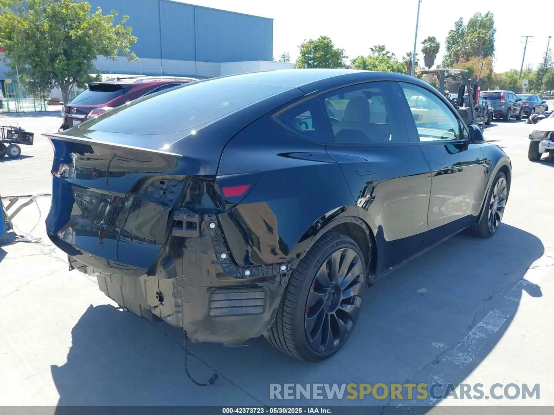 4 fotografías del automóvil dañado 7SAYGDEF0NF490213 TESLA MODEL Y 2022