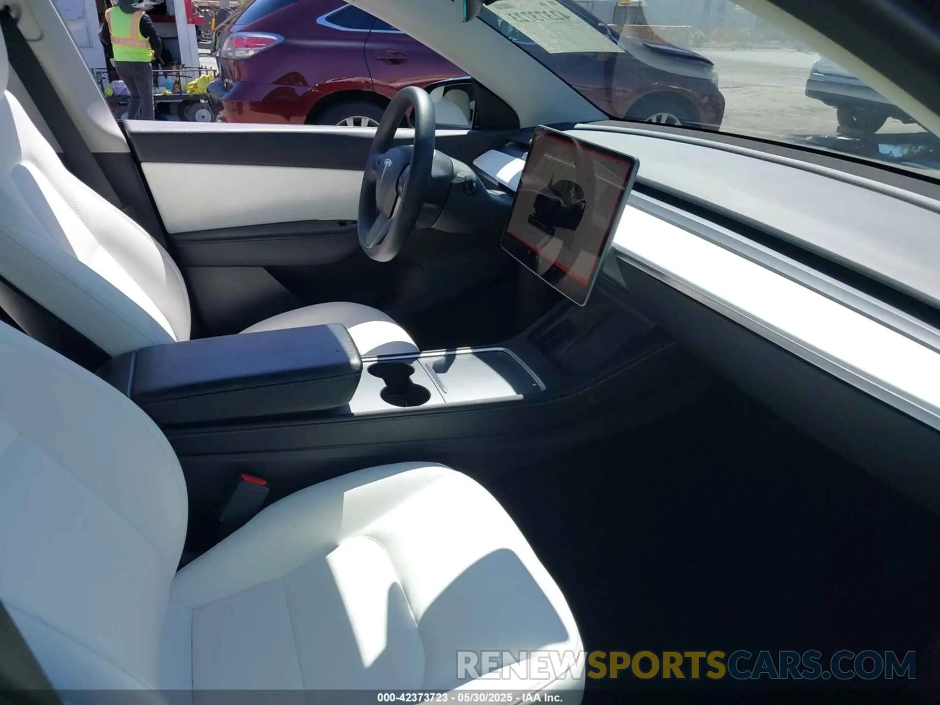 5 fotografías del automóvil dañado 7SAYGDEF0NF490213 TESLA MODEL Y 2022