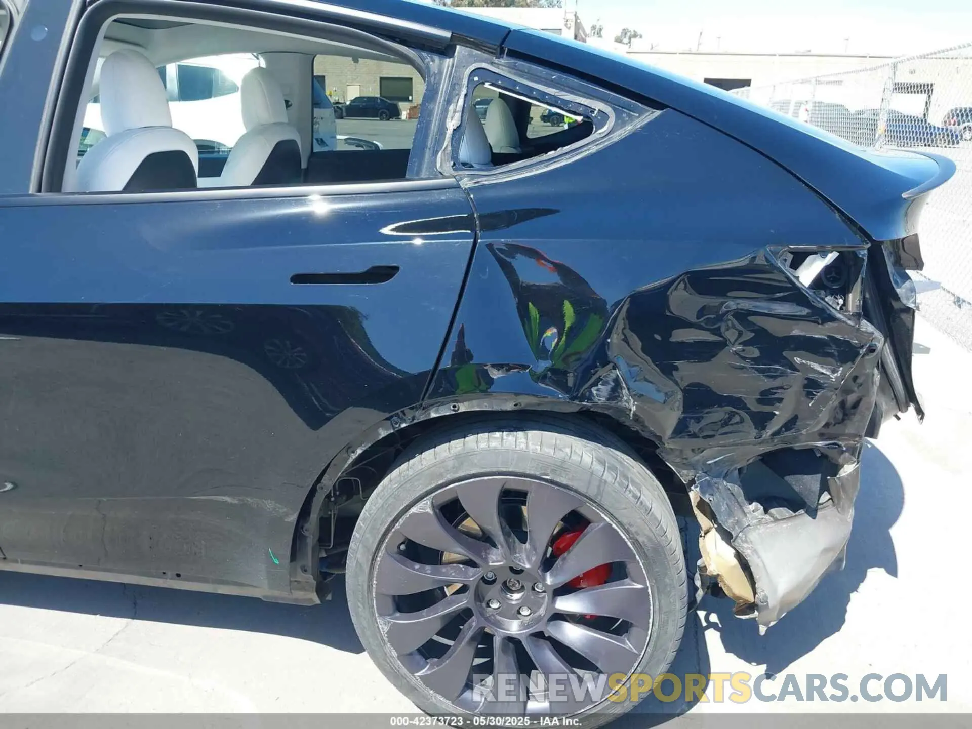 6 fotografías del automóvil dañado 7SAYGDEF0NF490213 TESLA MODEL Y 2022