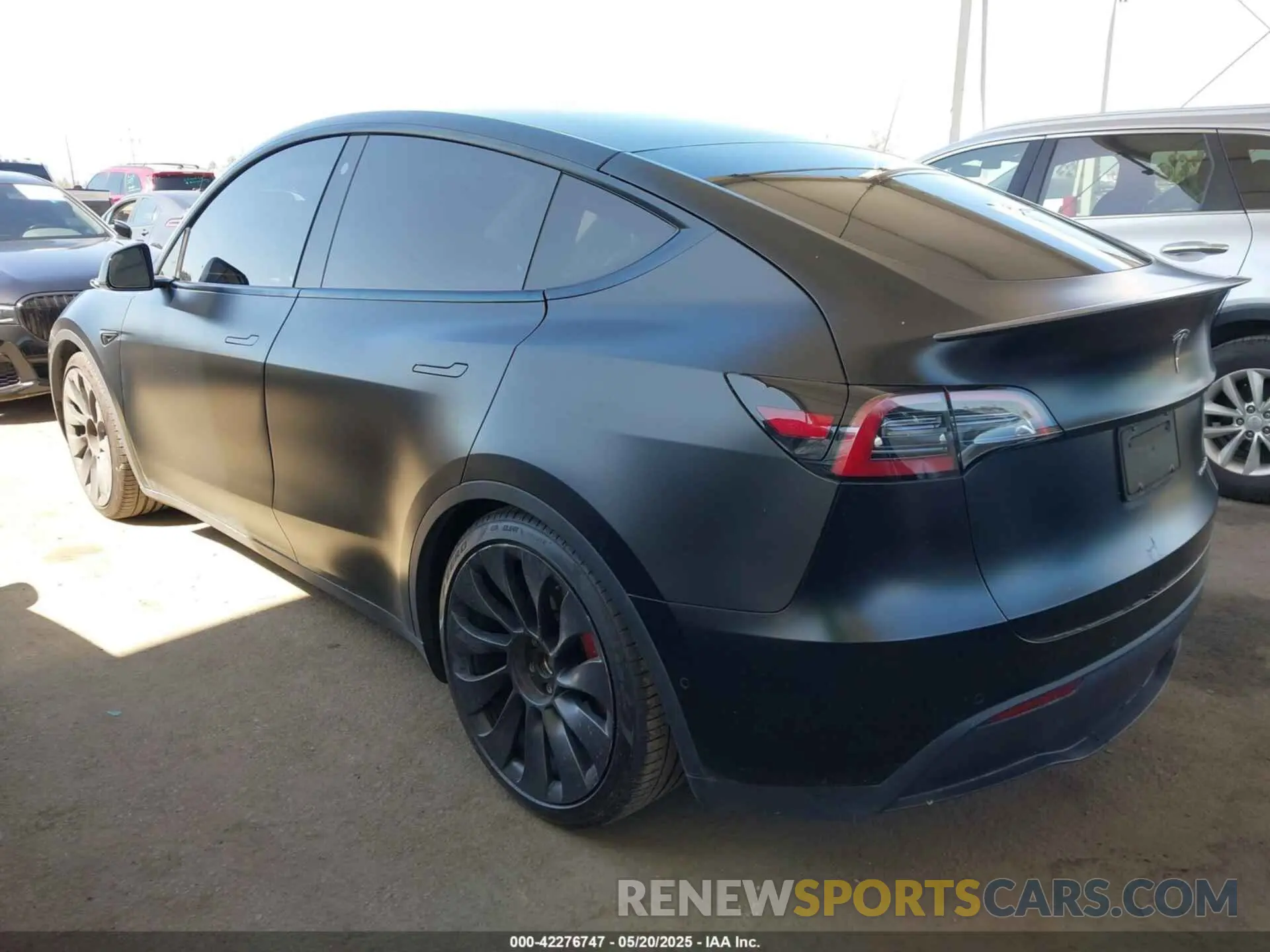 3 fotografías del automóvil dañado 7SAYGDEF0NF491586 TESLA MODEL Y 2022