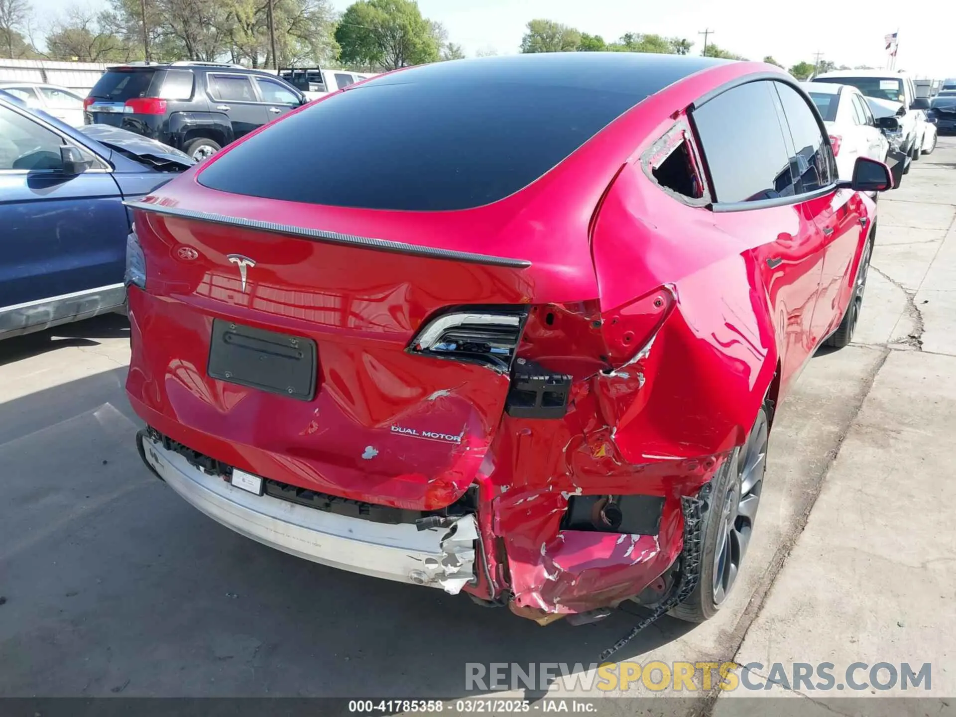 4 fotografías del automóvil dañado 7SAYGDEF0NF518740 TESLA MODEL Y 2022