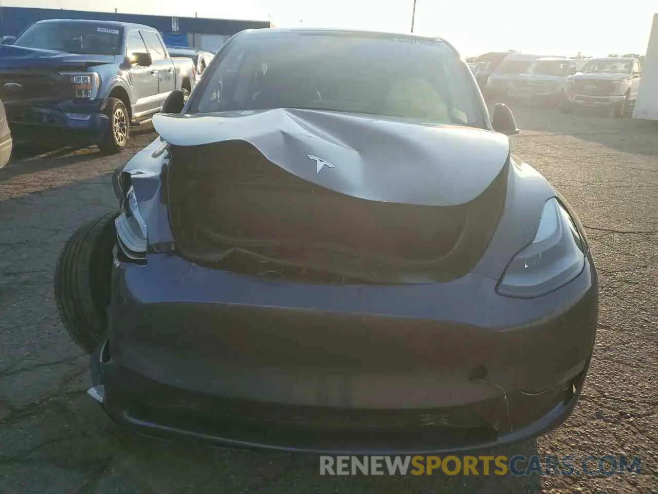 5 fotografías del automóvil dañado 7SAYGDEF0NF555271 TESLA MODEL Y 2022
