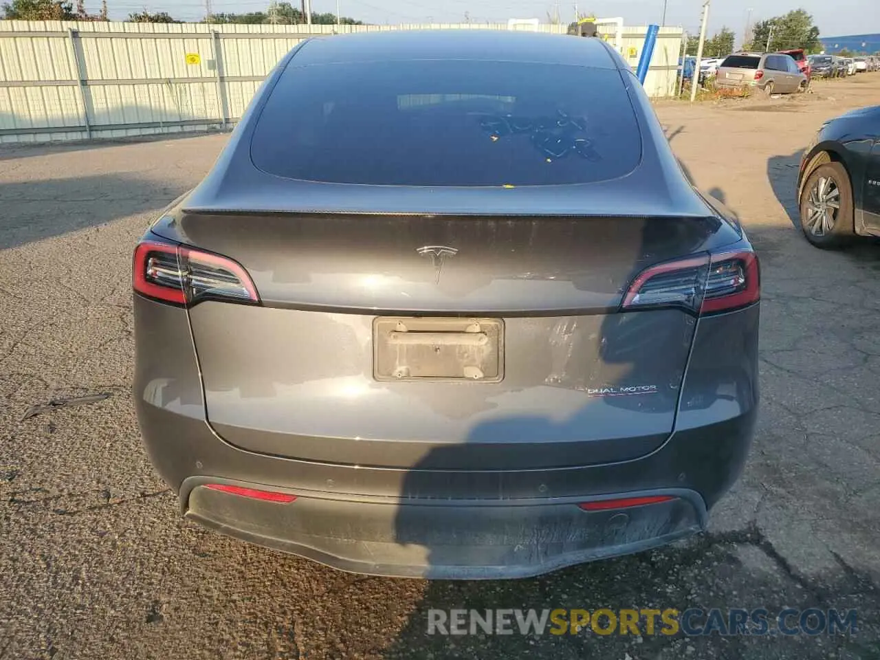 6 fotografías del automóvil dañado 7SAYGDEF0NF555271 TESLA MODEL Y 2022