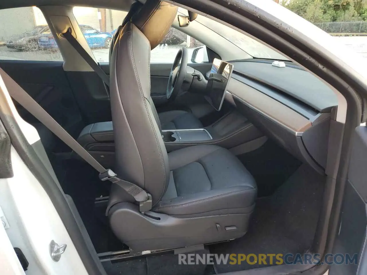 5 fotografías del automóvil dañado 7SAYGDEF1NF312178 TESLA MODEL Y 2022